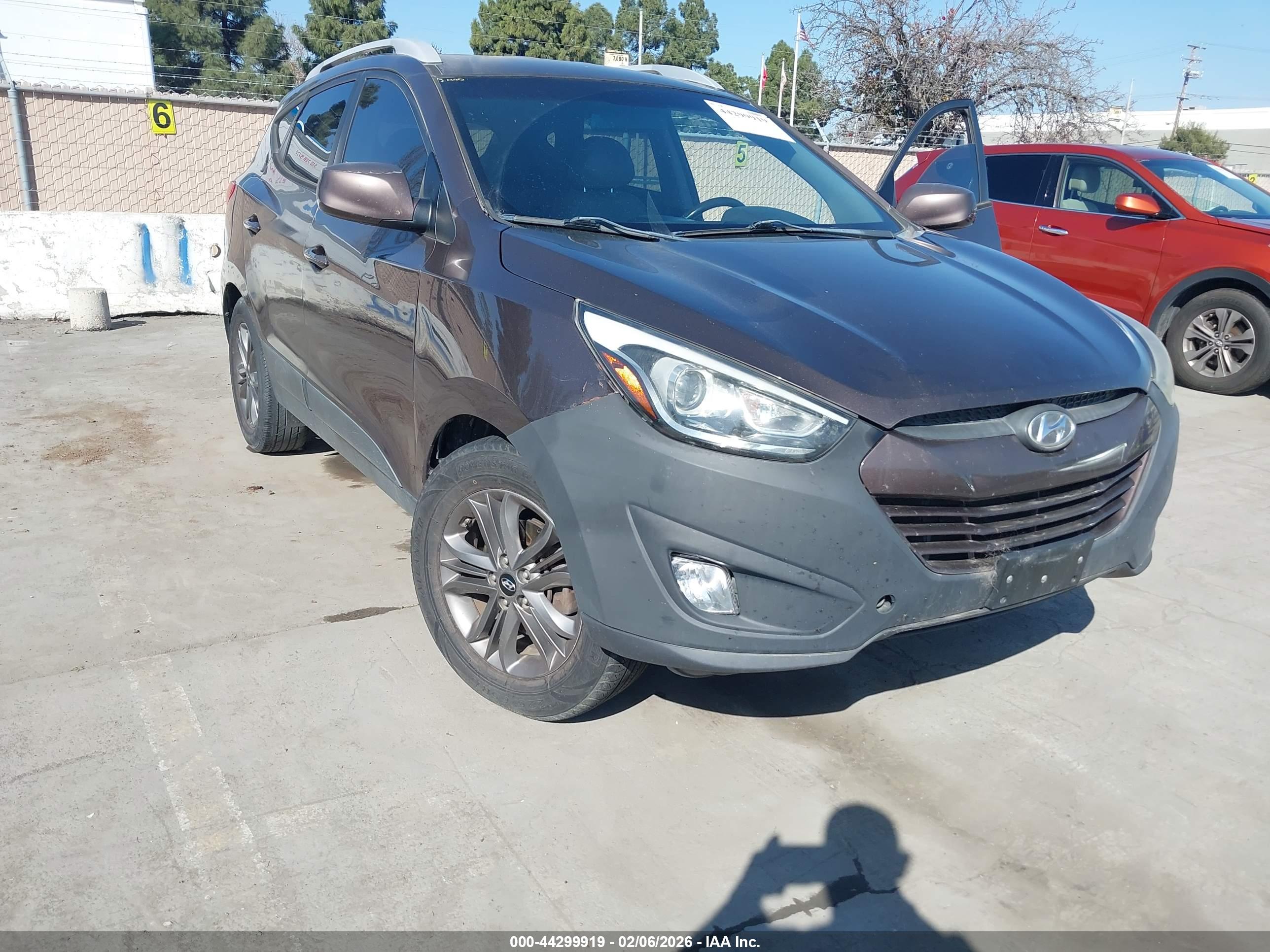HYUNDAI TUCSON image 6
