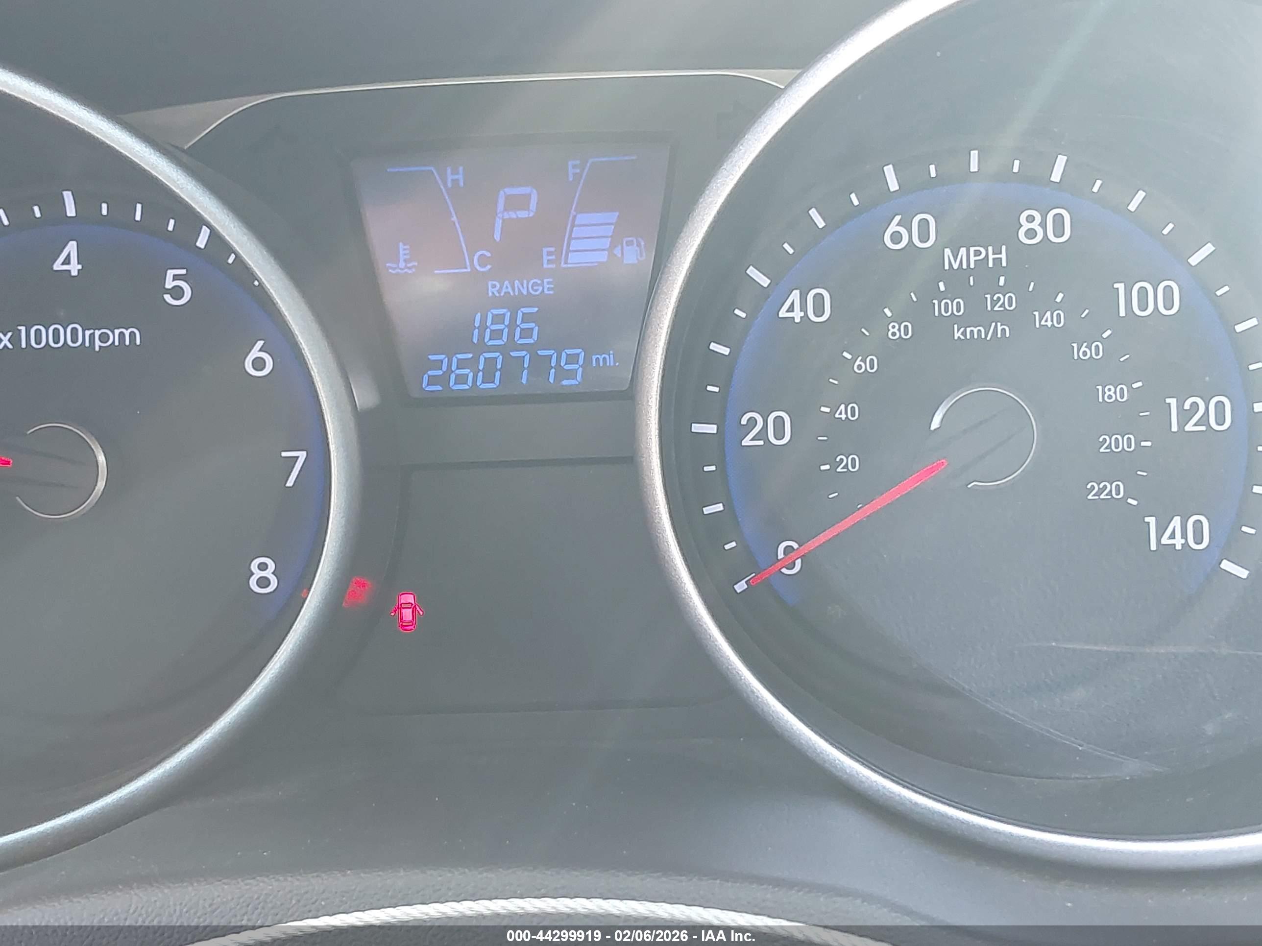 HYUNDAI TUCSON image 7