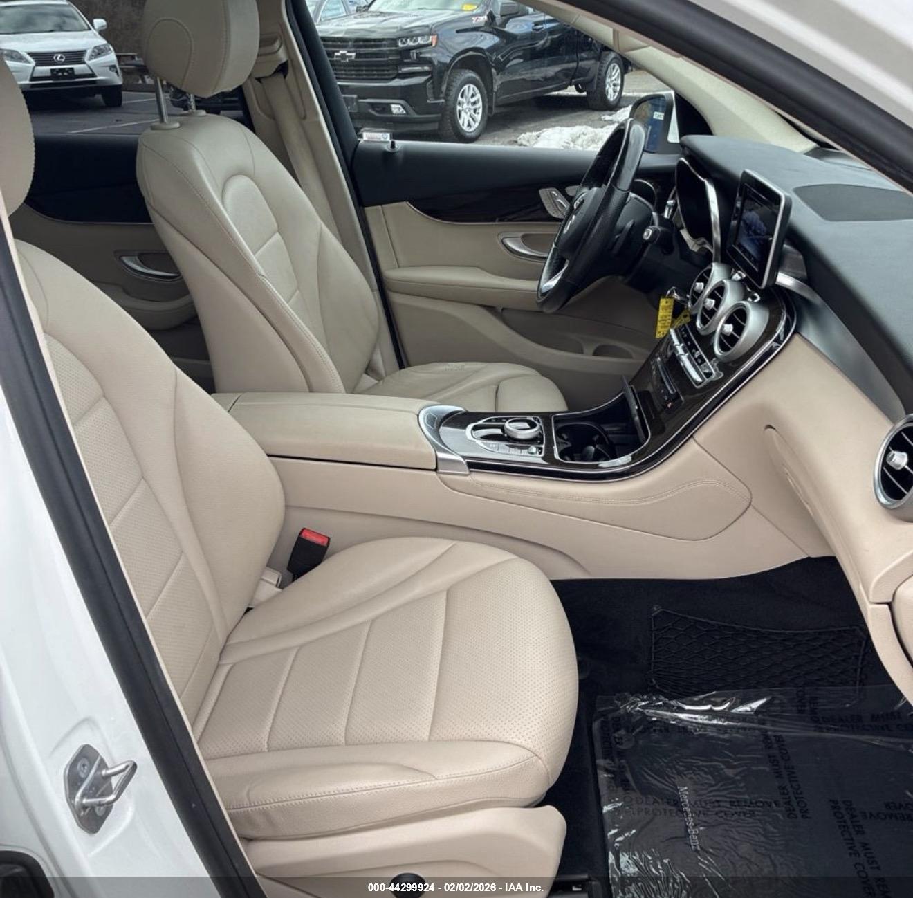 MERCEDES-BENZ GLC image 5