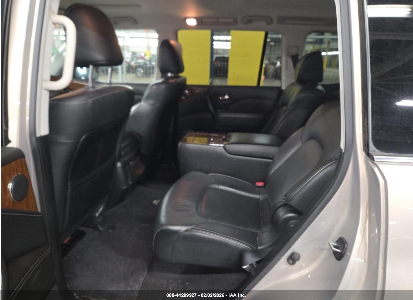 INFINITI QX80 image 8