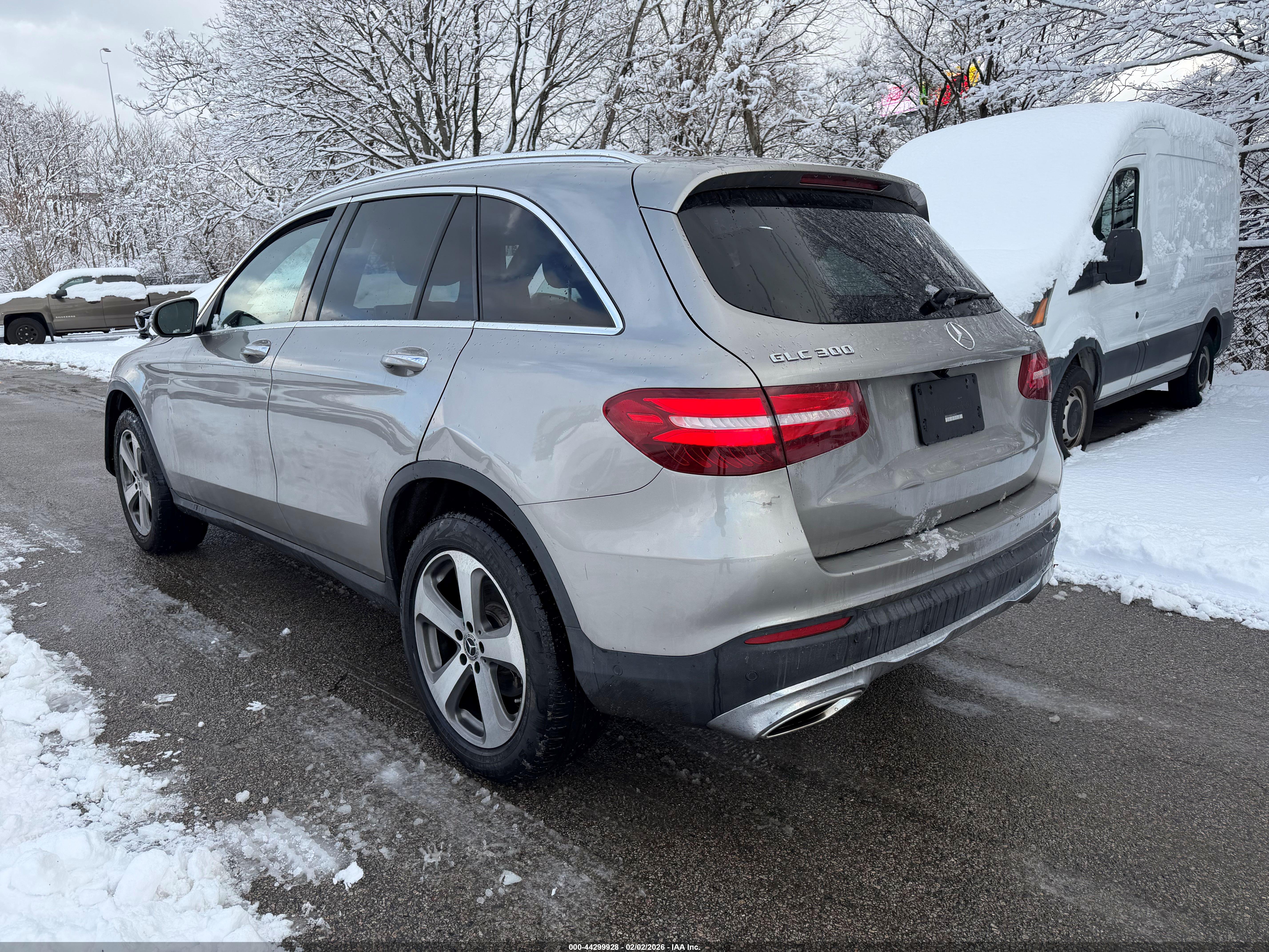 MERCEDES-BENZ GLC image 3
