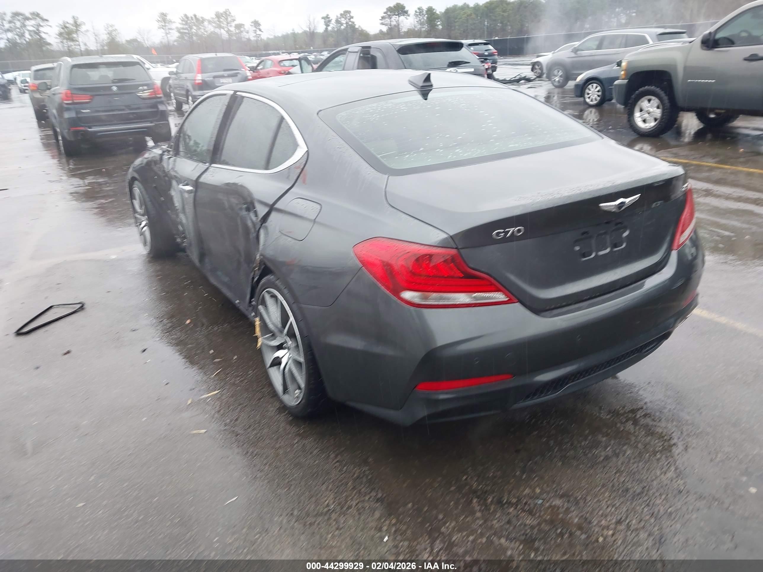 GENESIS G70 image 3