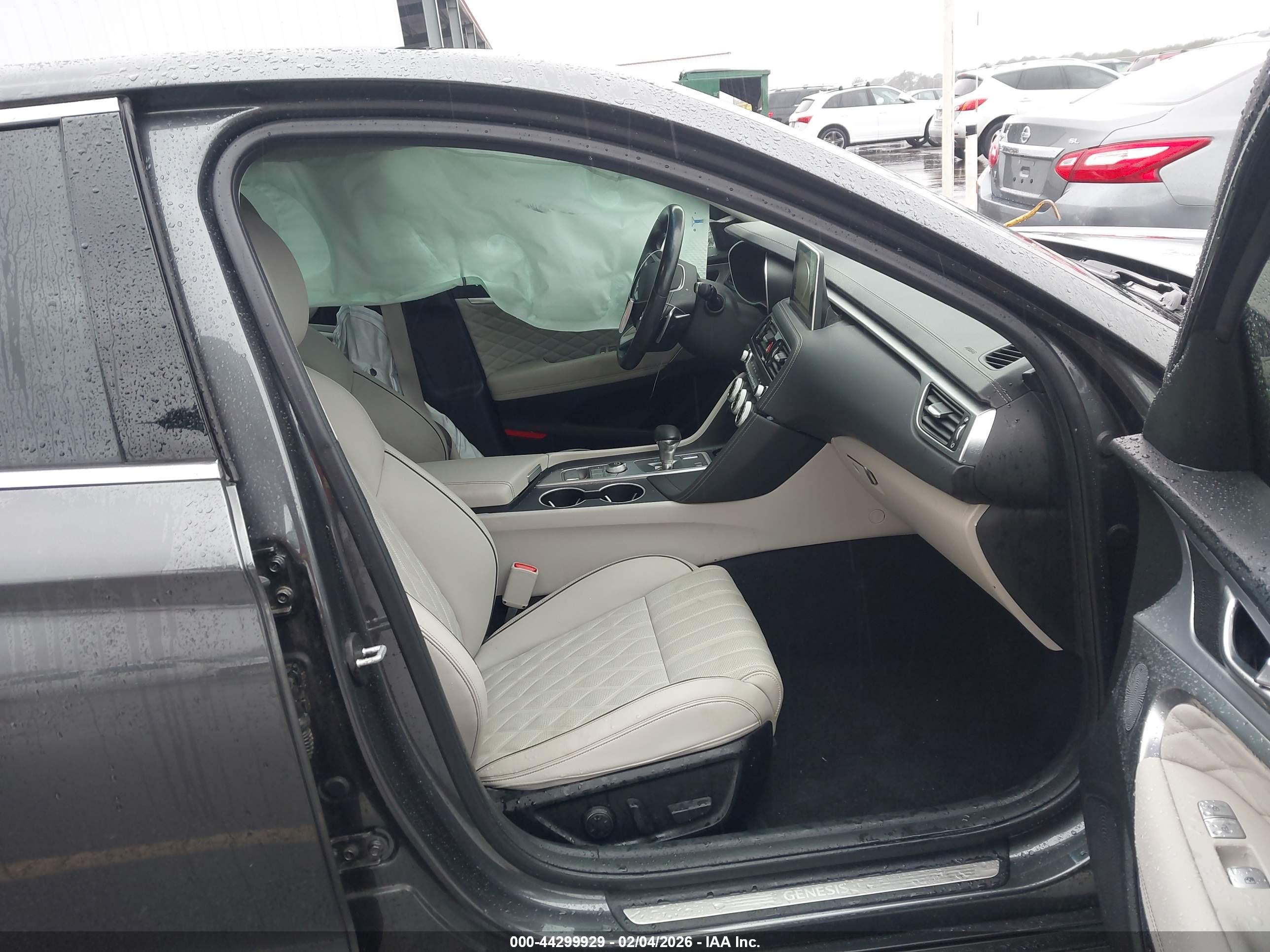 GENESIS G70 image 5