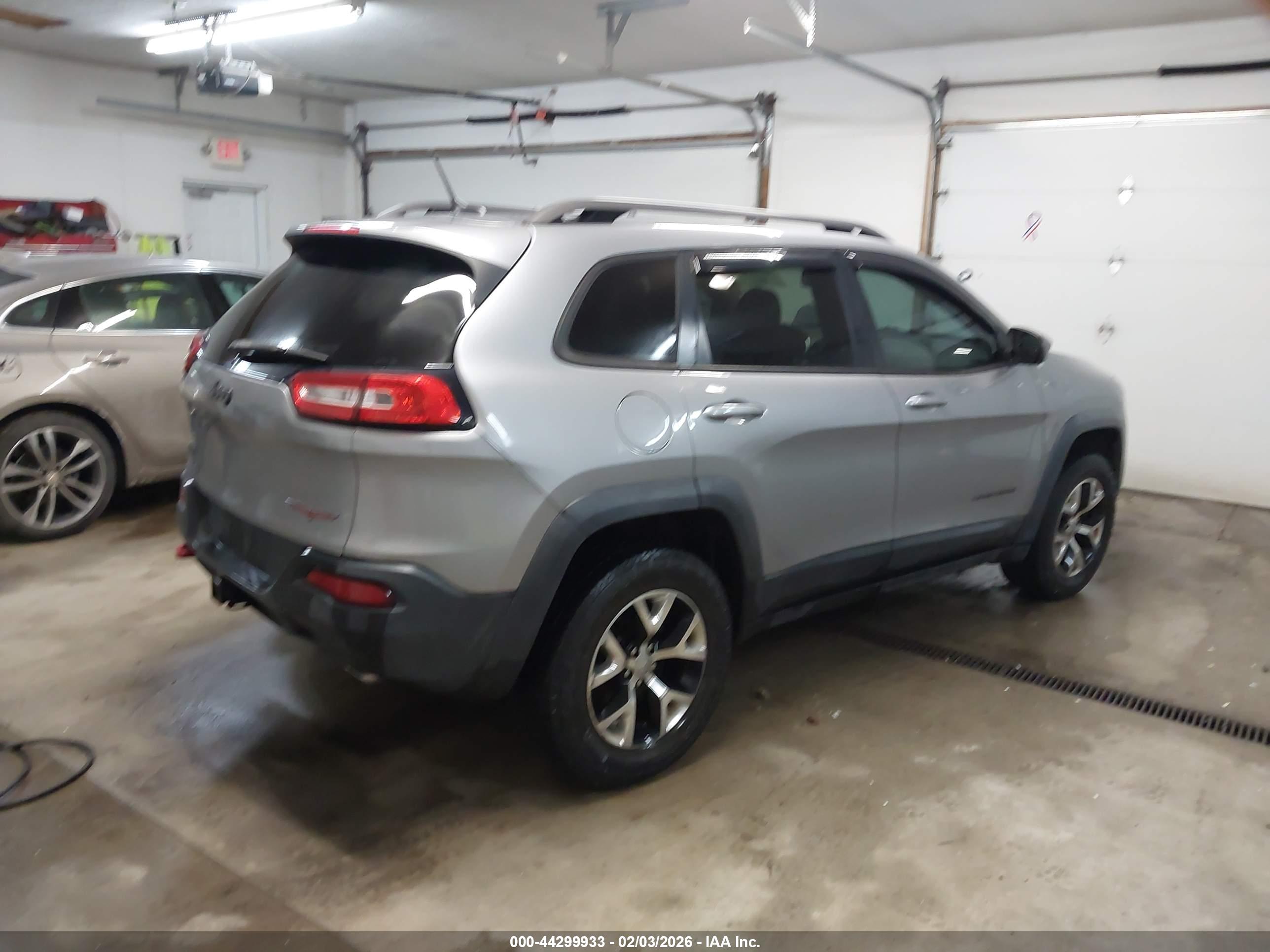 JEEP CHEROKEE image 4