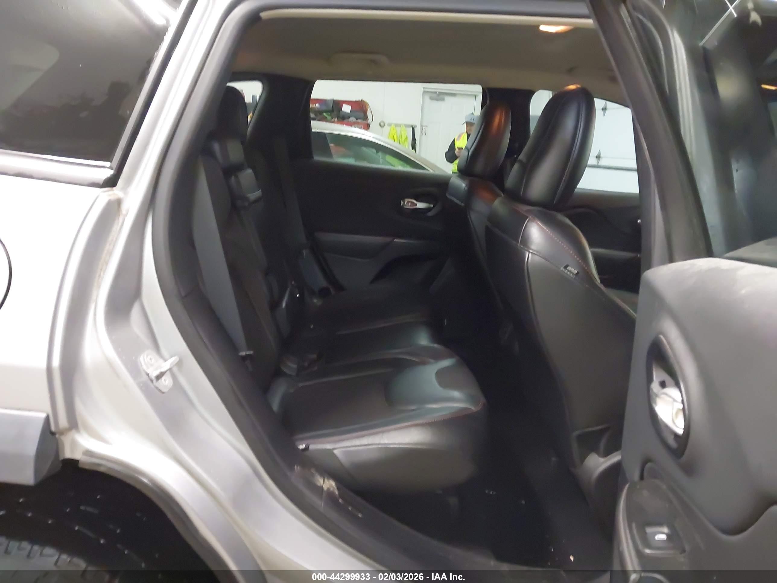 JEEP CHEROKEE image 8