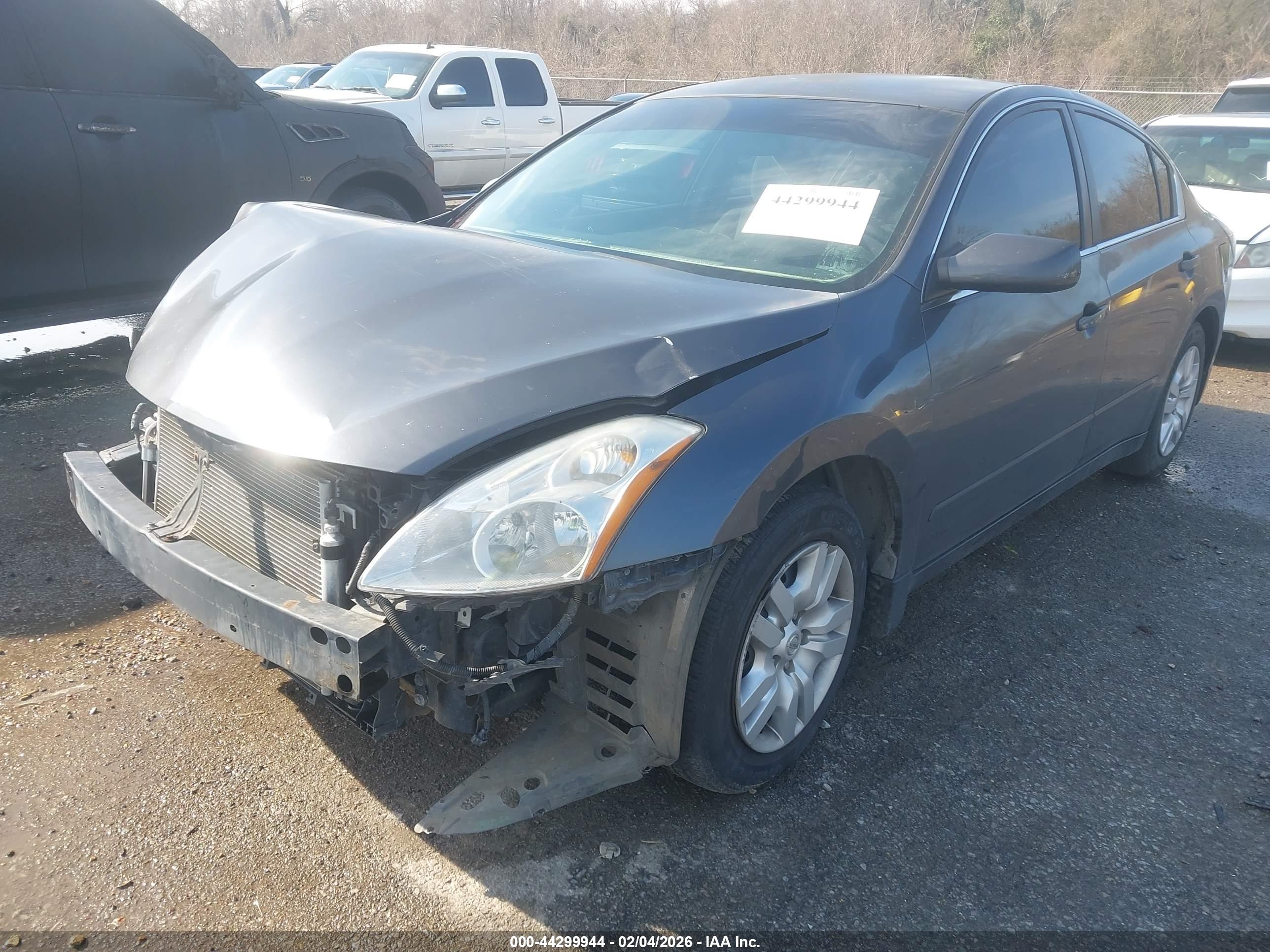 NISSAN ALTIMA image 2