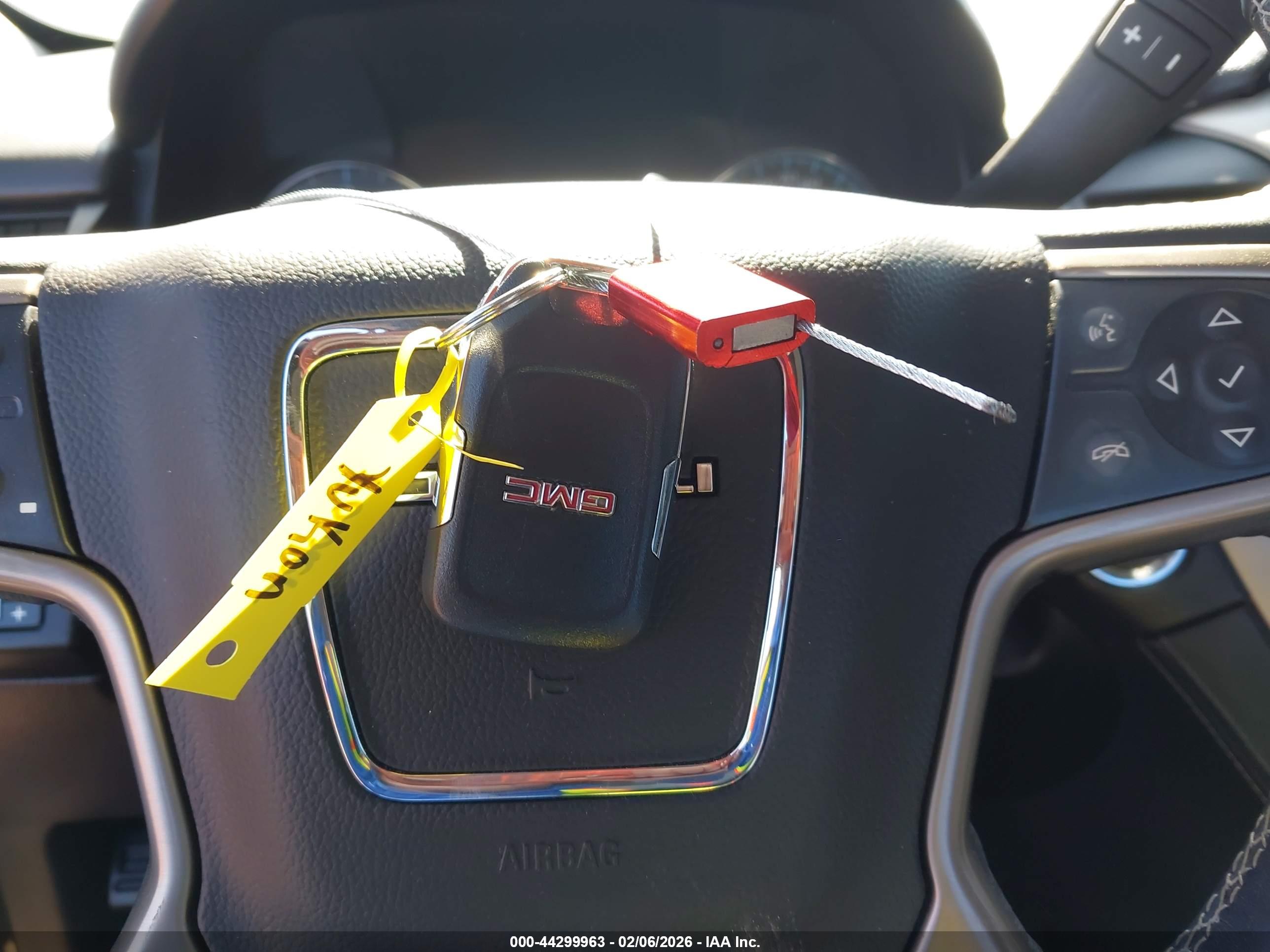 GMC YUKON image 11