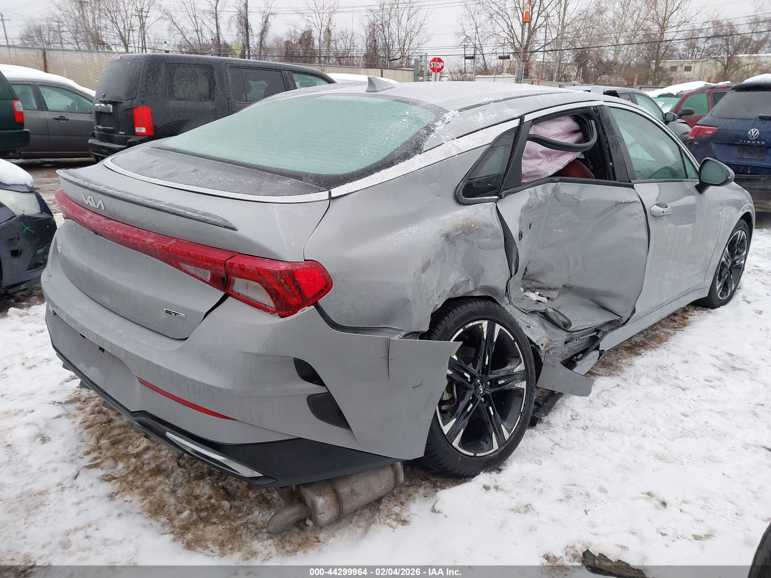 KIA K5 image 4