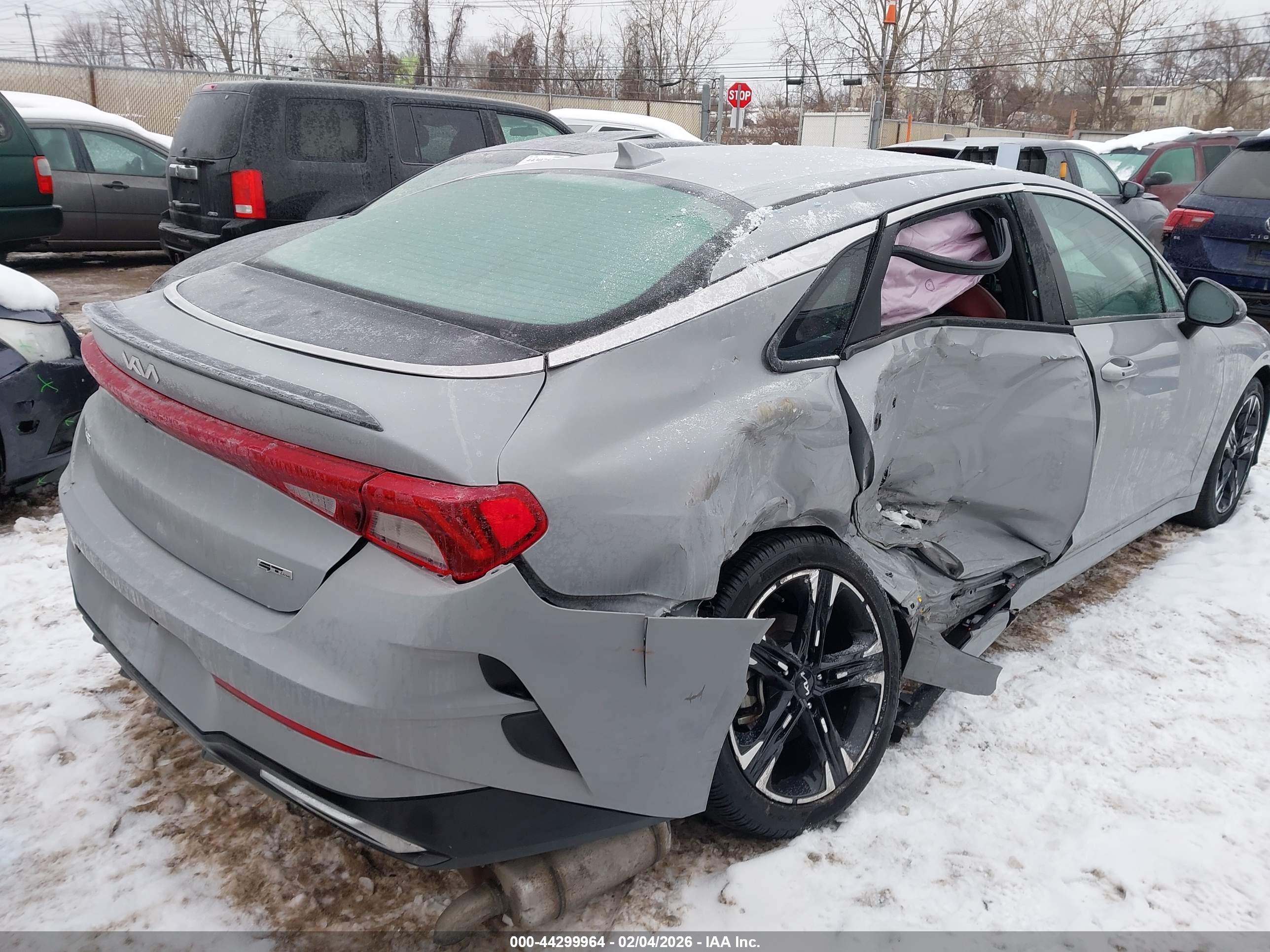 KIA K5 image 6