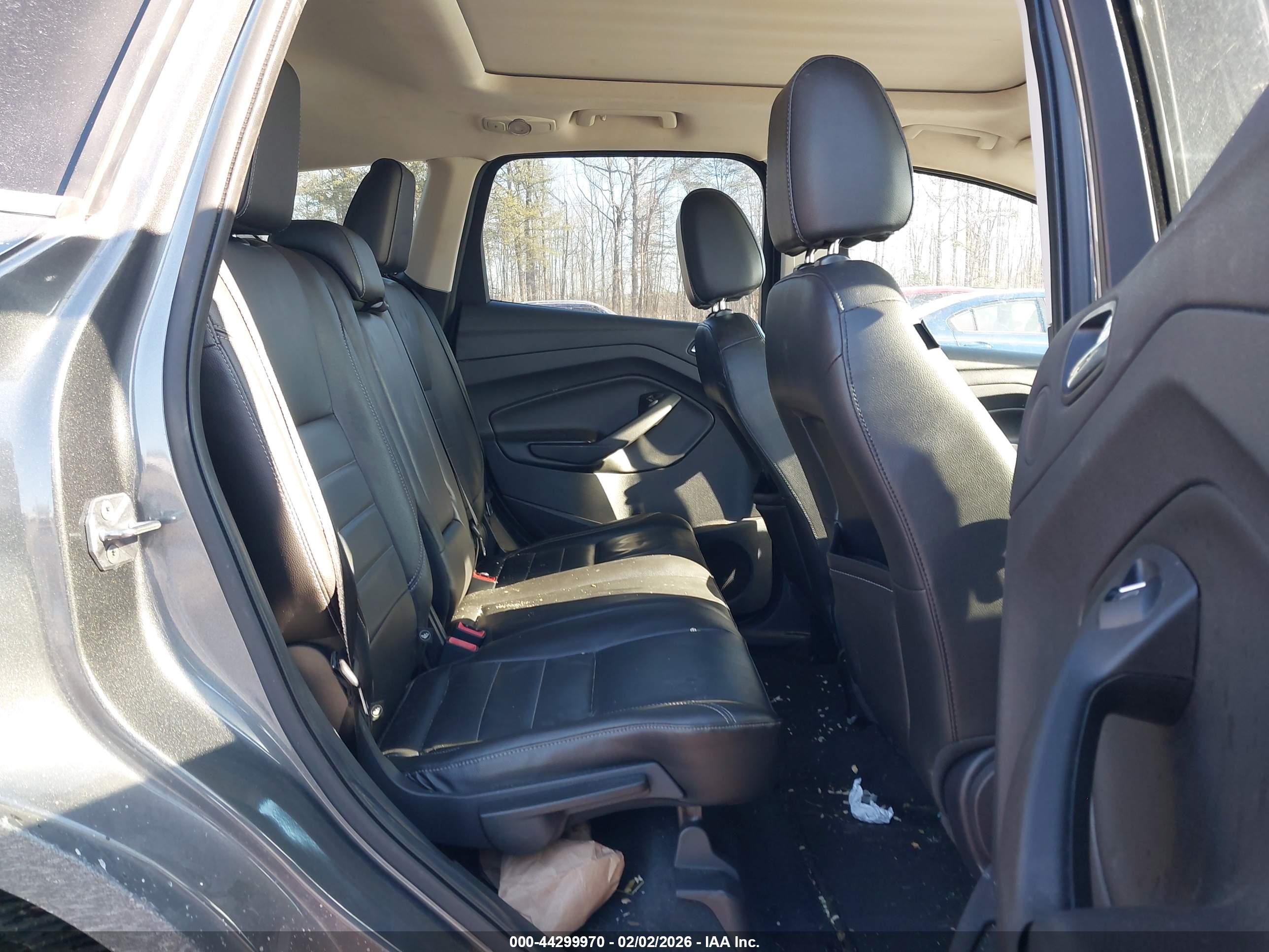 FORD ESCAPE image 8