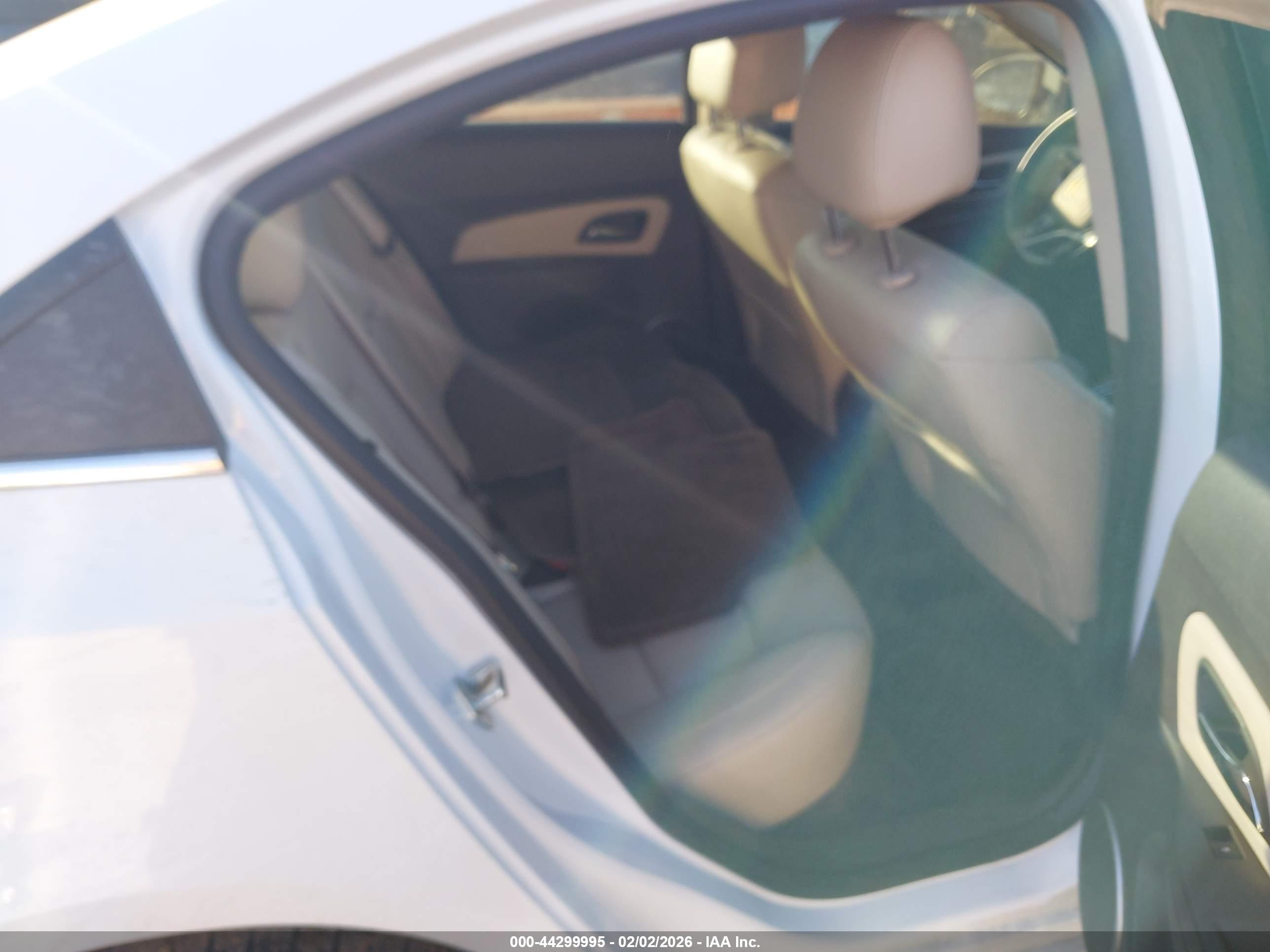 CHEVROLET CRUZE image 8