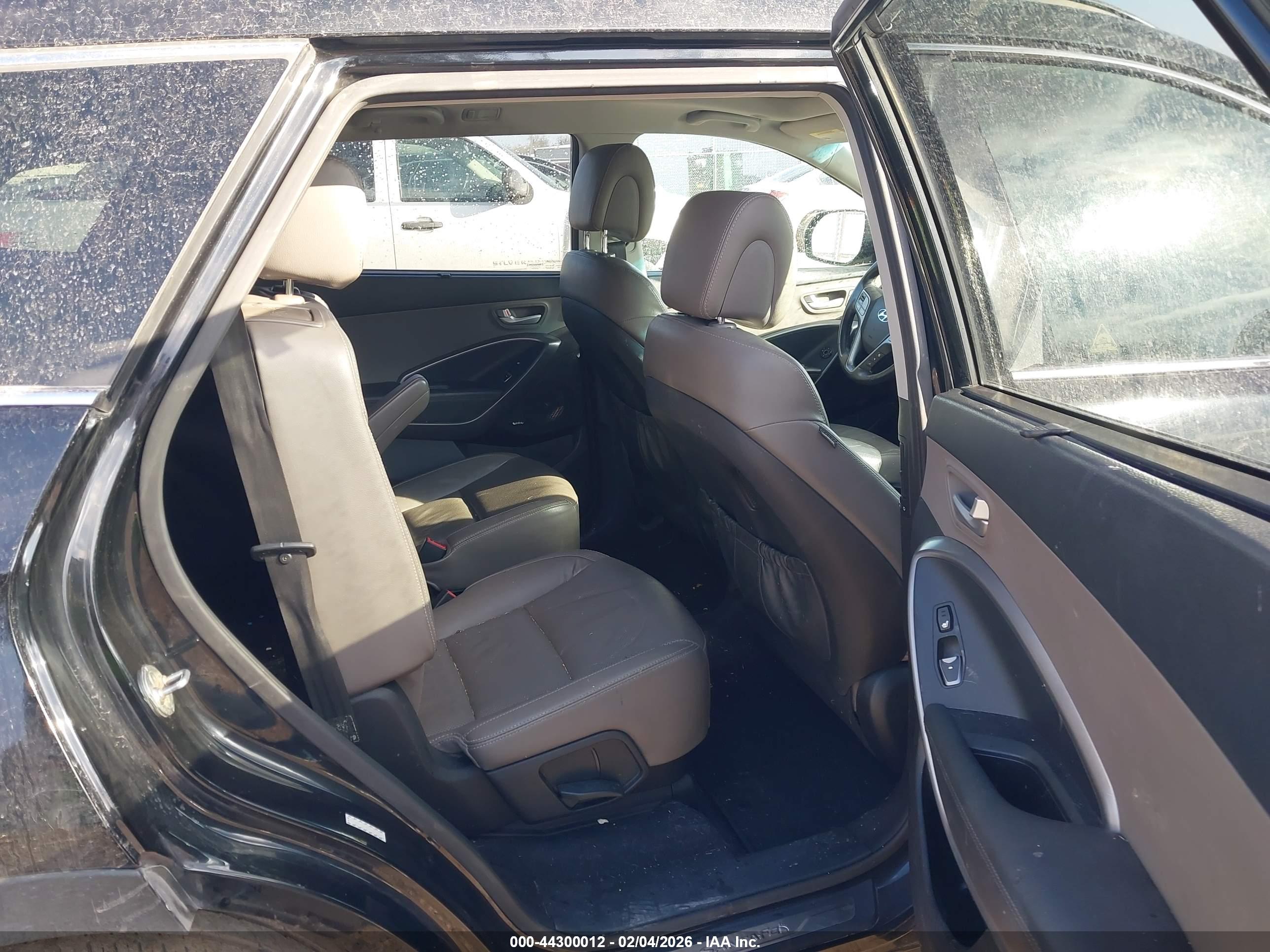 HYUNDAI SANTA image 8
