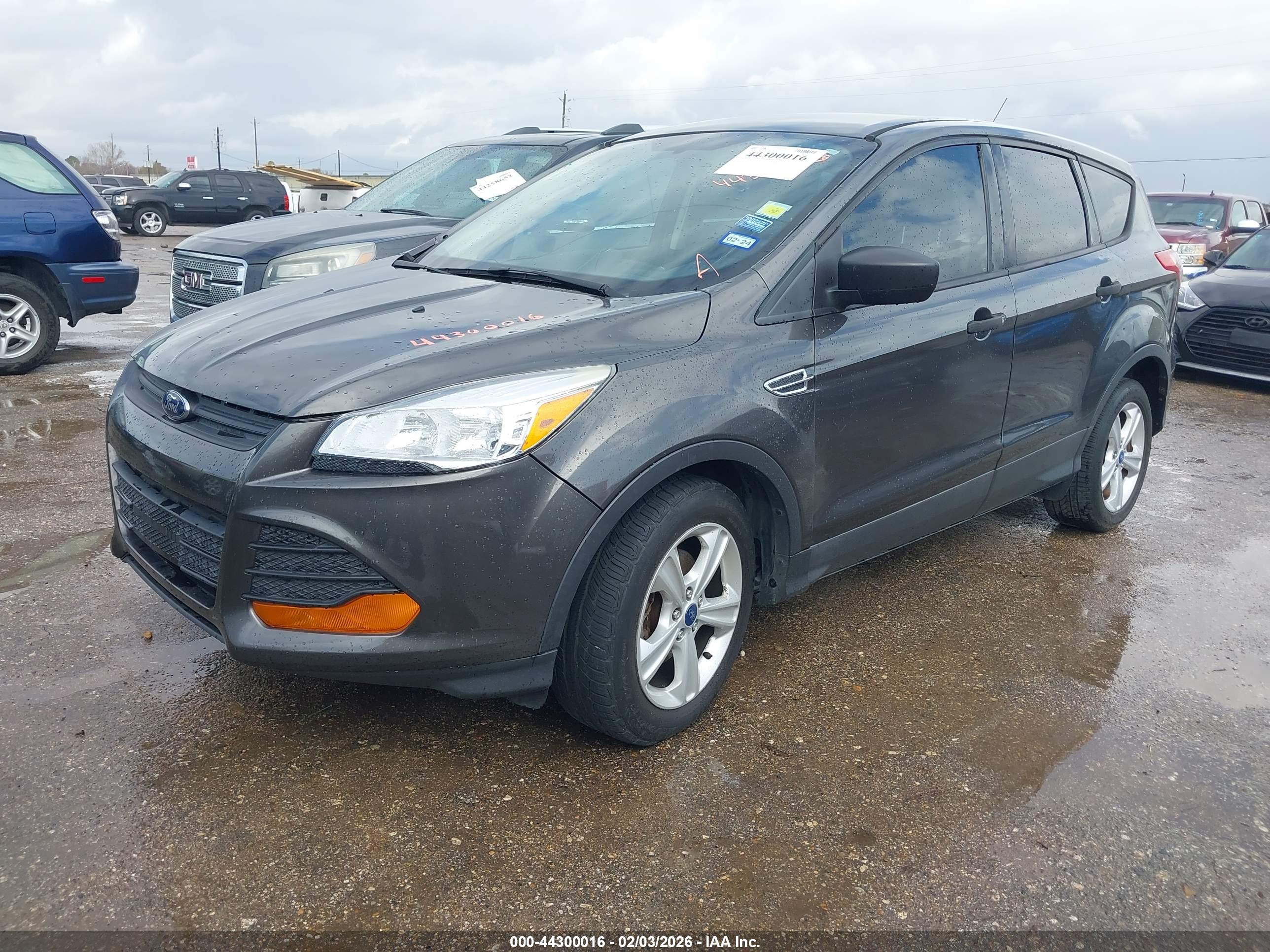 FORD ESCAPE image 2