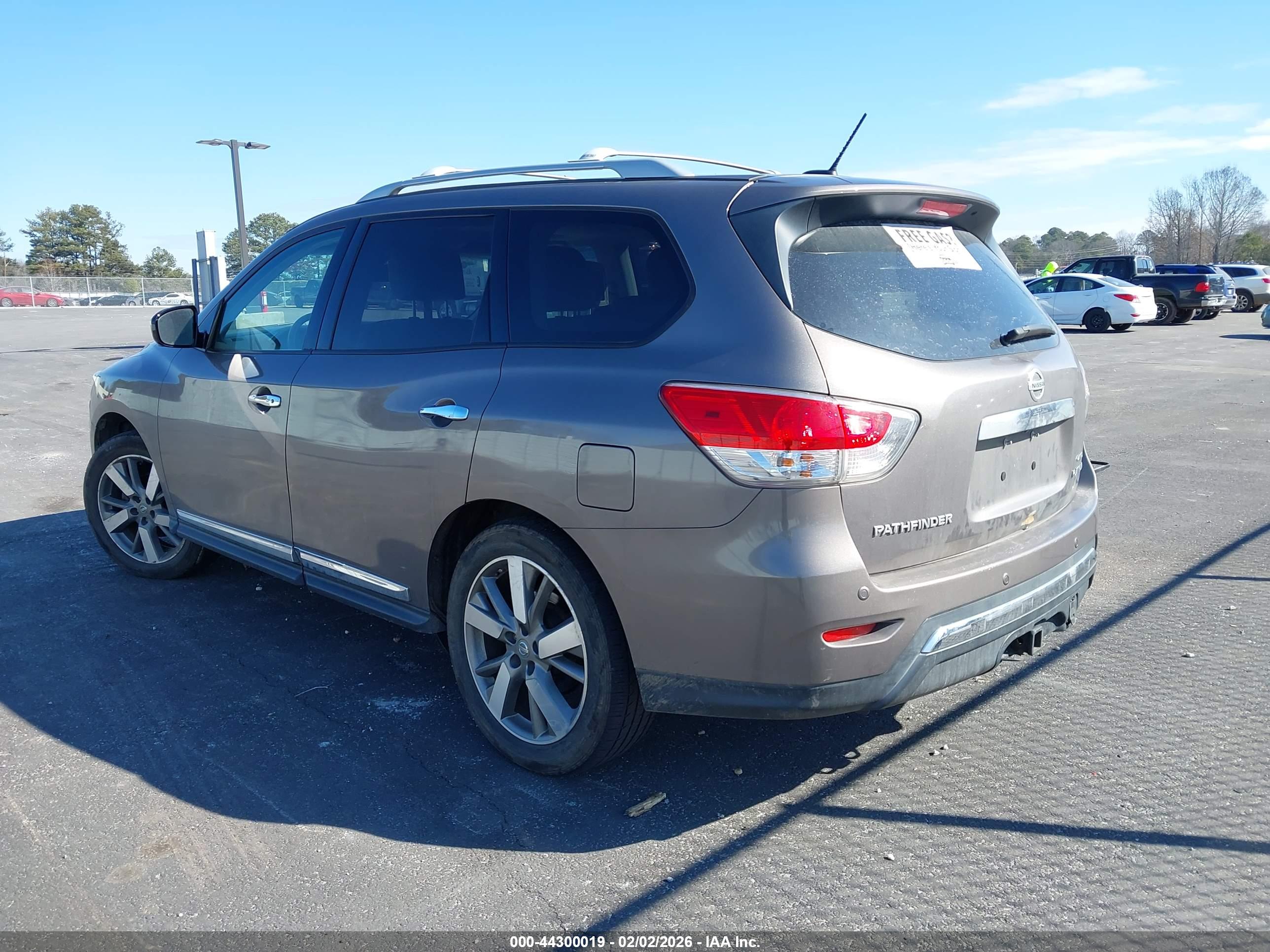 NISSAN PATHFINDER image 3