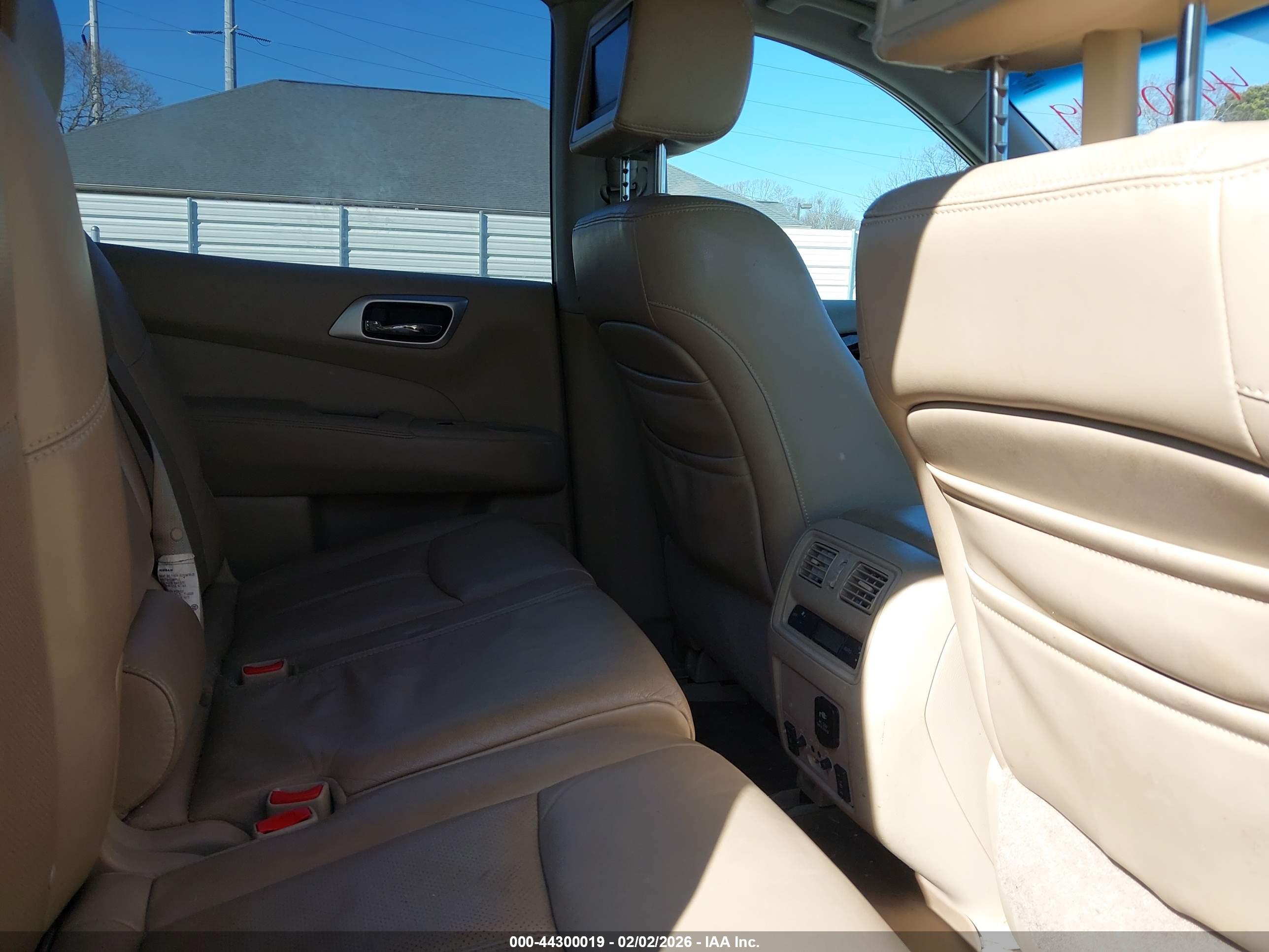 NISSAN PATHFINDER image 8