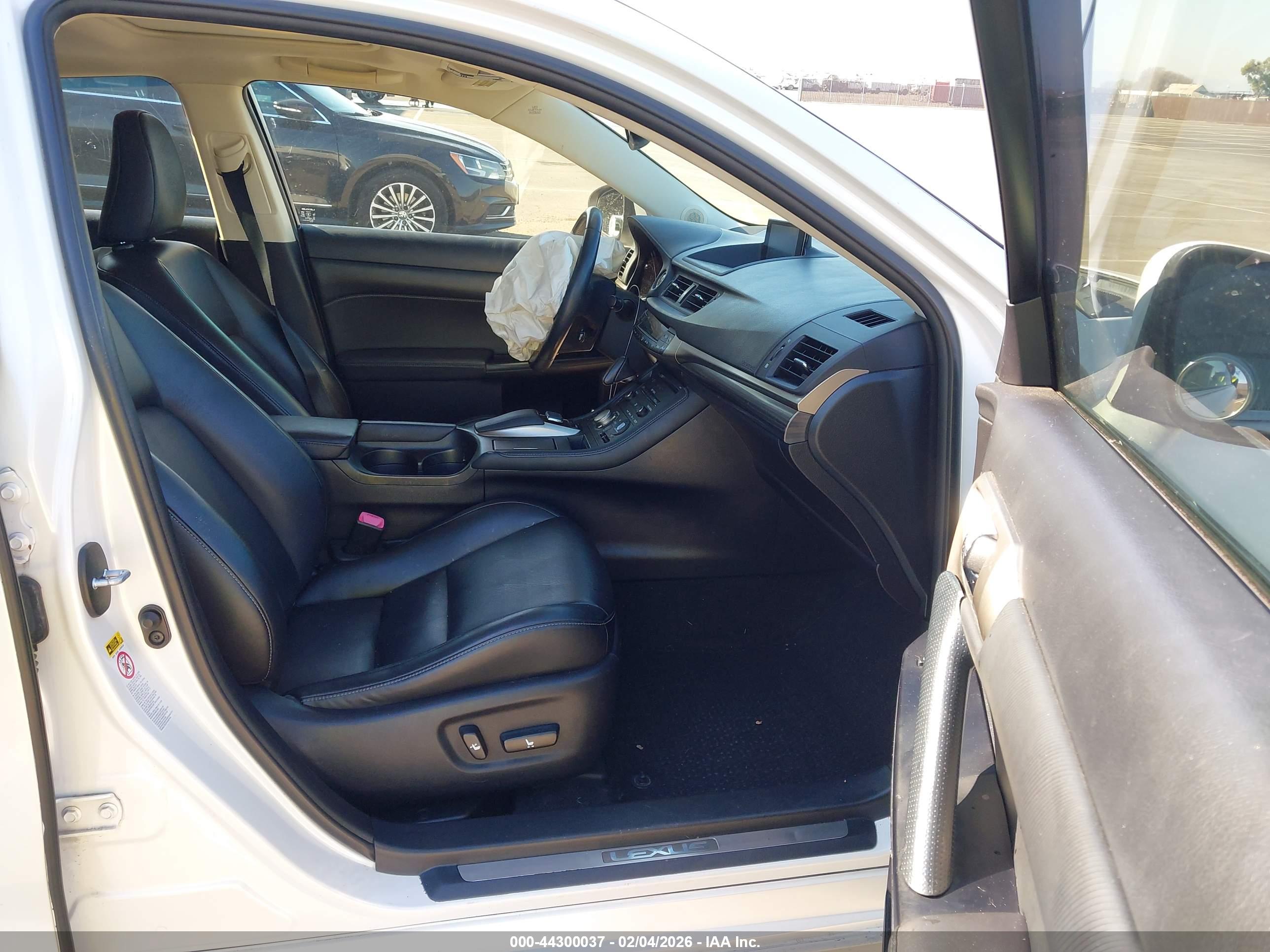 LEXUS CT image 5