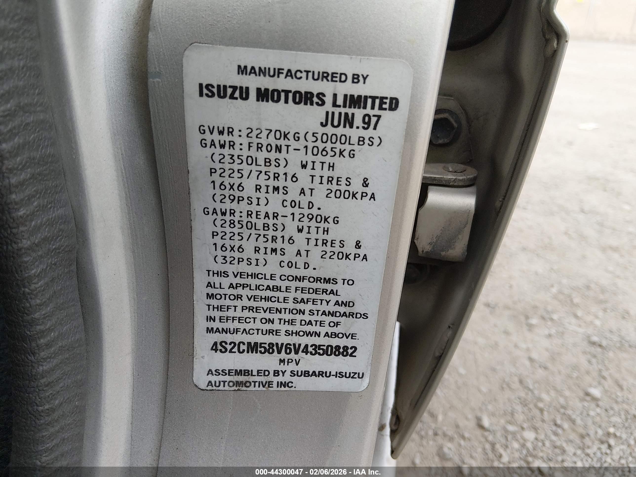 ISUZU RODEO image 9