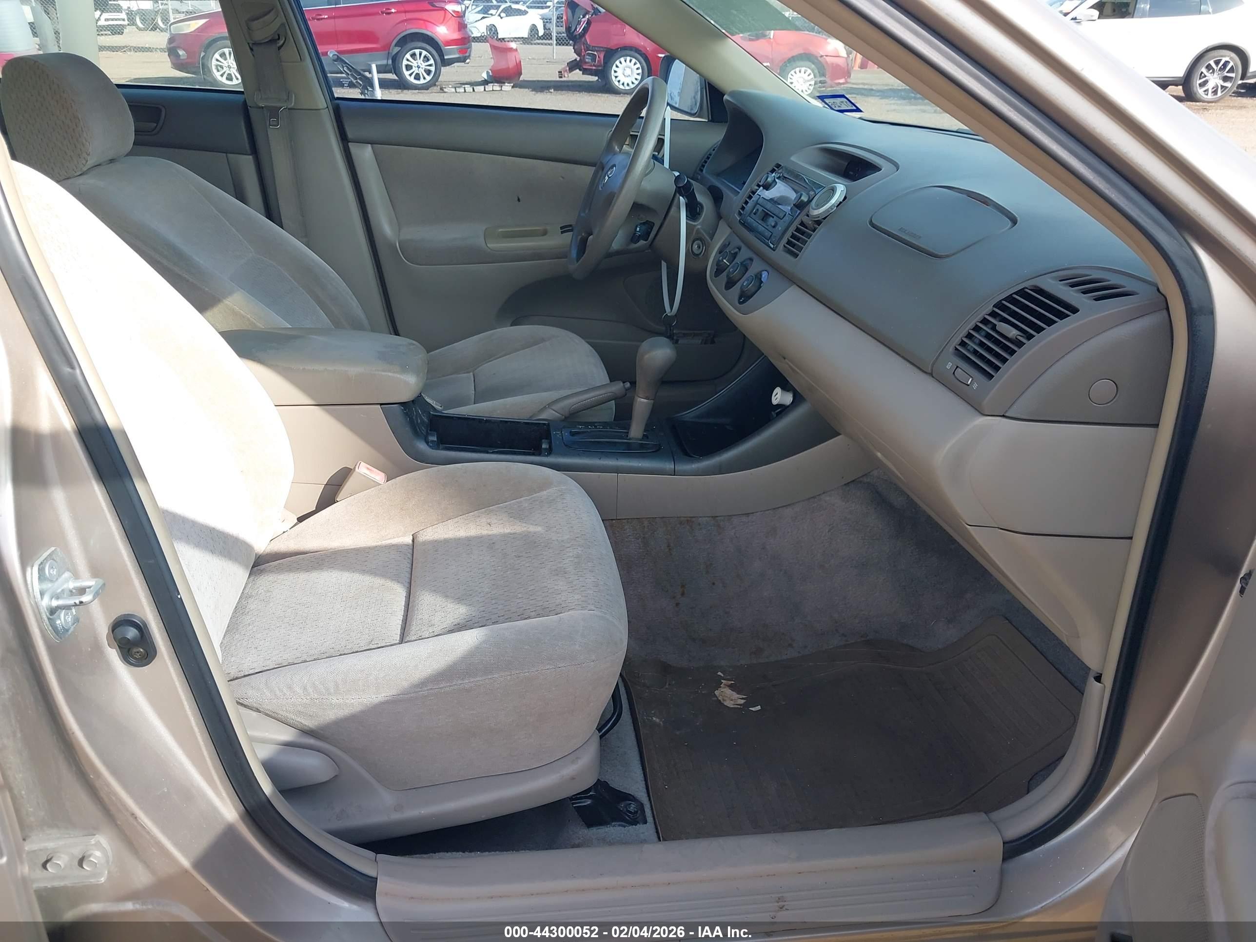TOYOTA CAMRY image 5