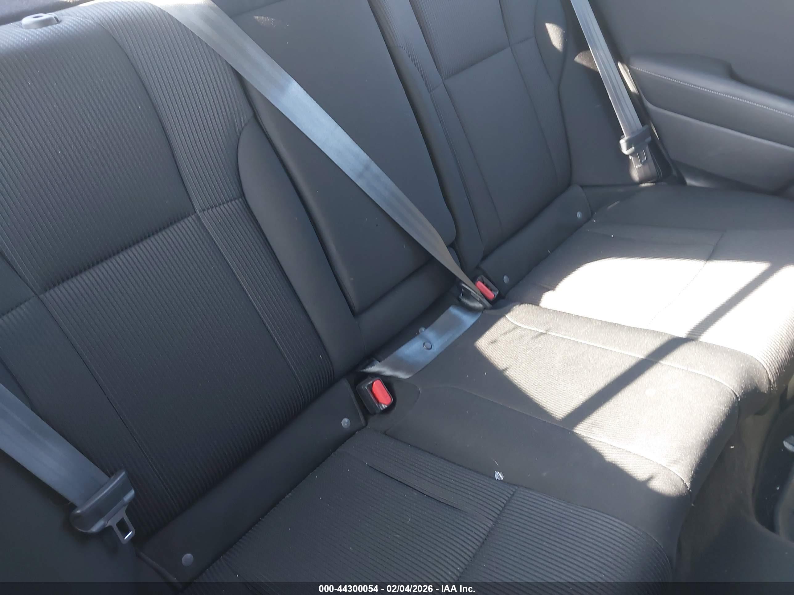 SUBARU LEGACY image 8