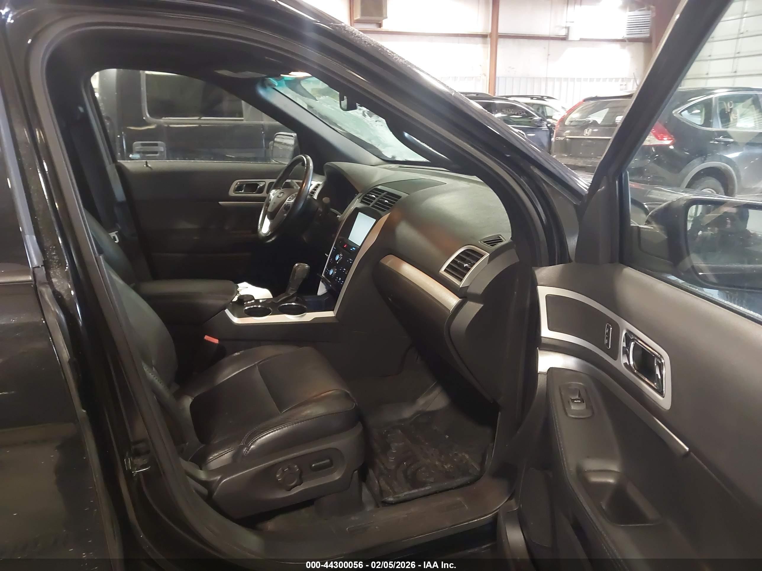 FORD EXPLORER image 5