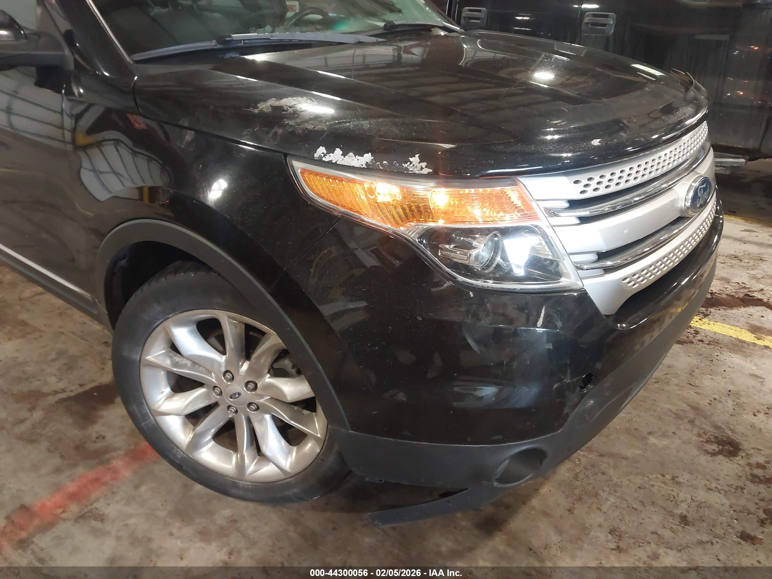 FORD EXPLORER image 6