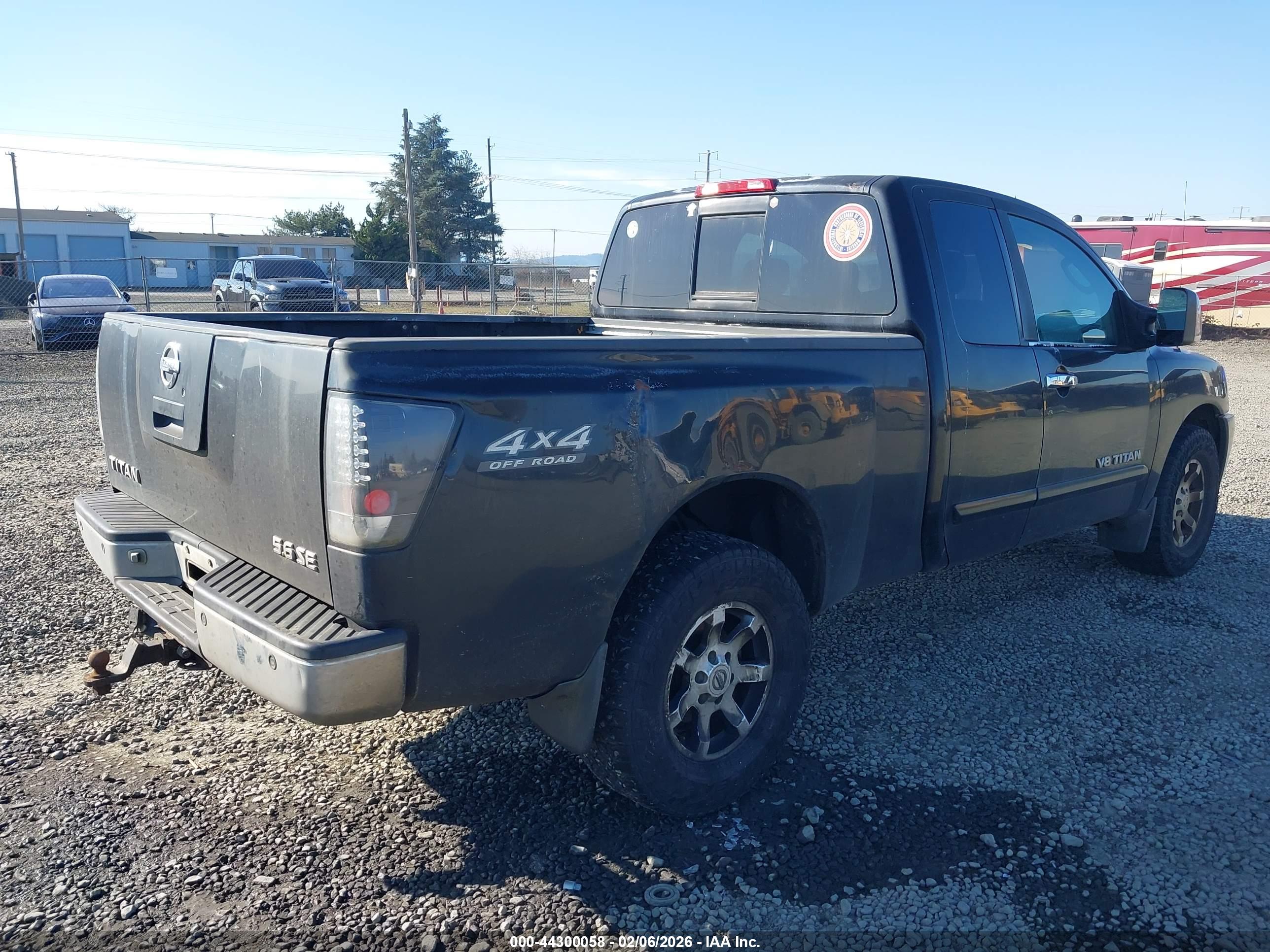 NISSAN TITAN image 4
