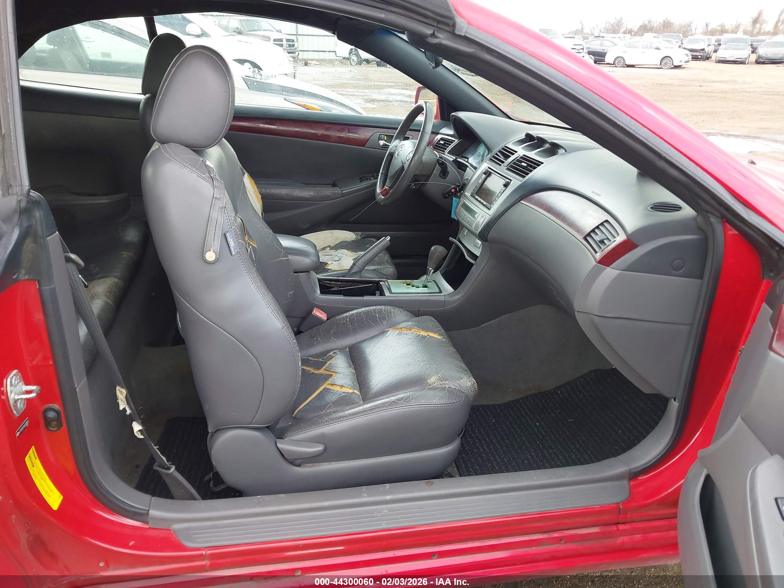 TOYOTA CAMRY image 5