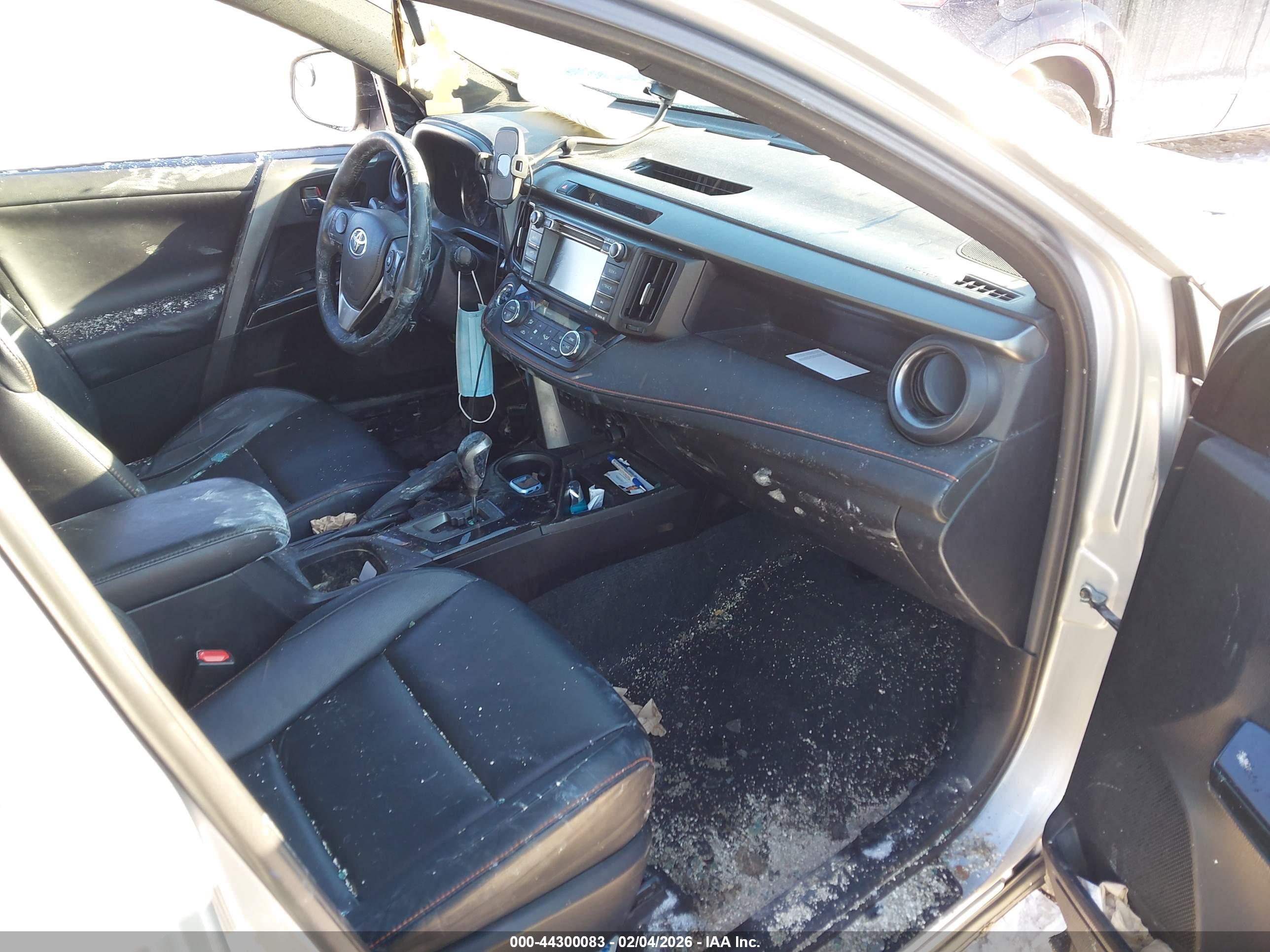 TOYOTA RAV4 image 5