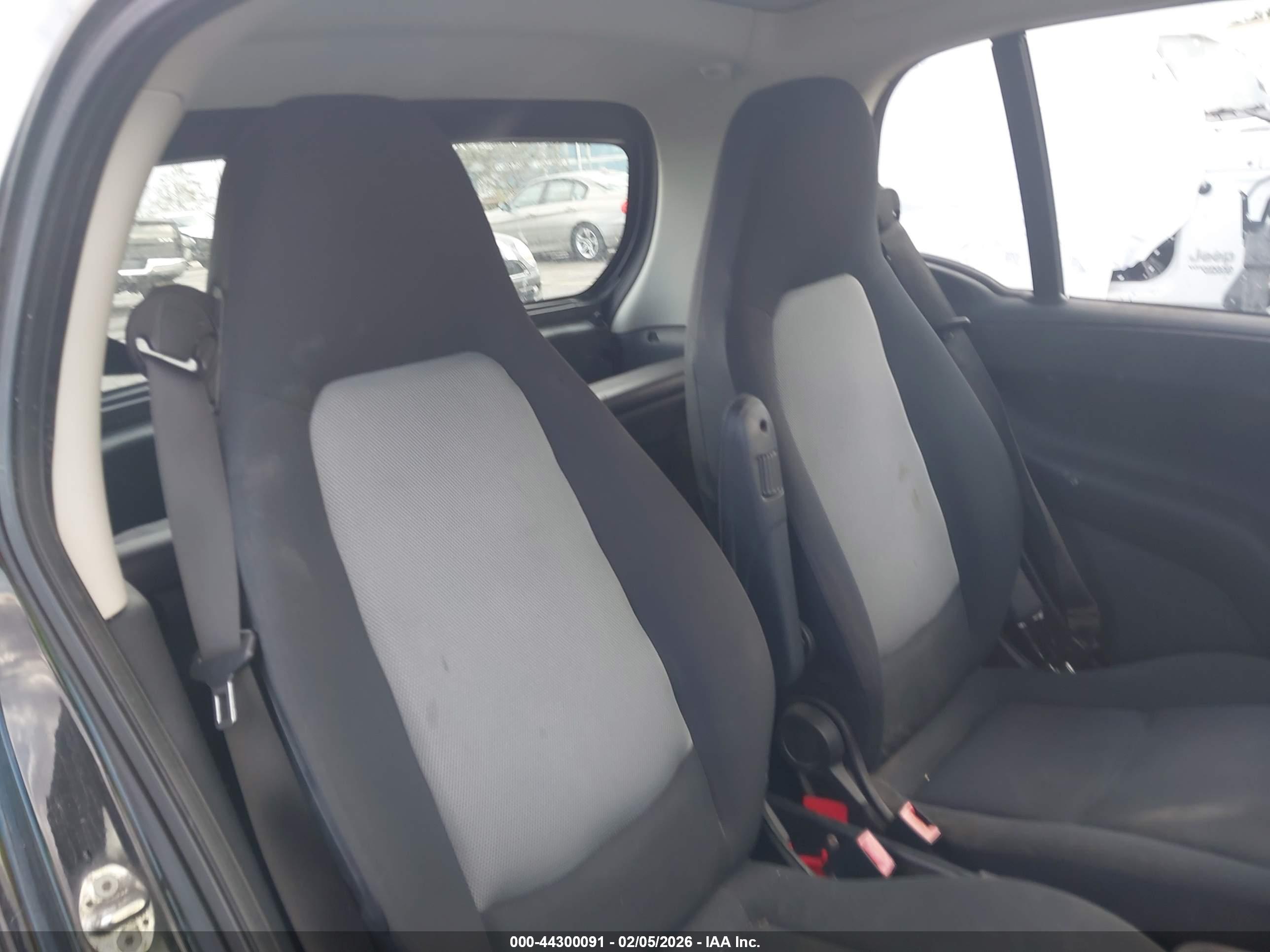 SMART FORTWO image 8