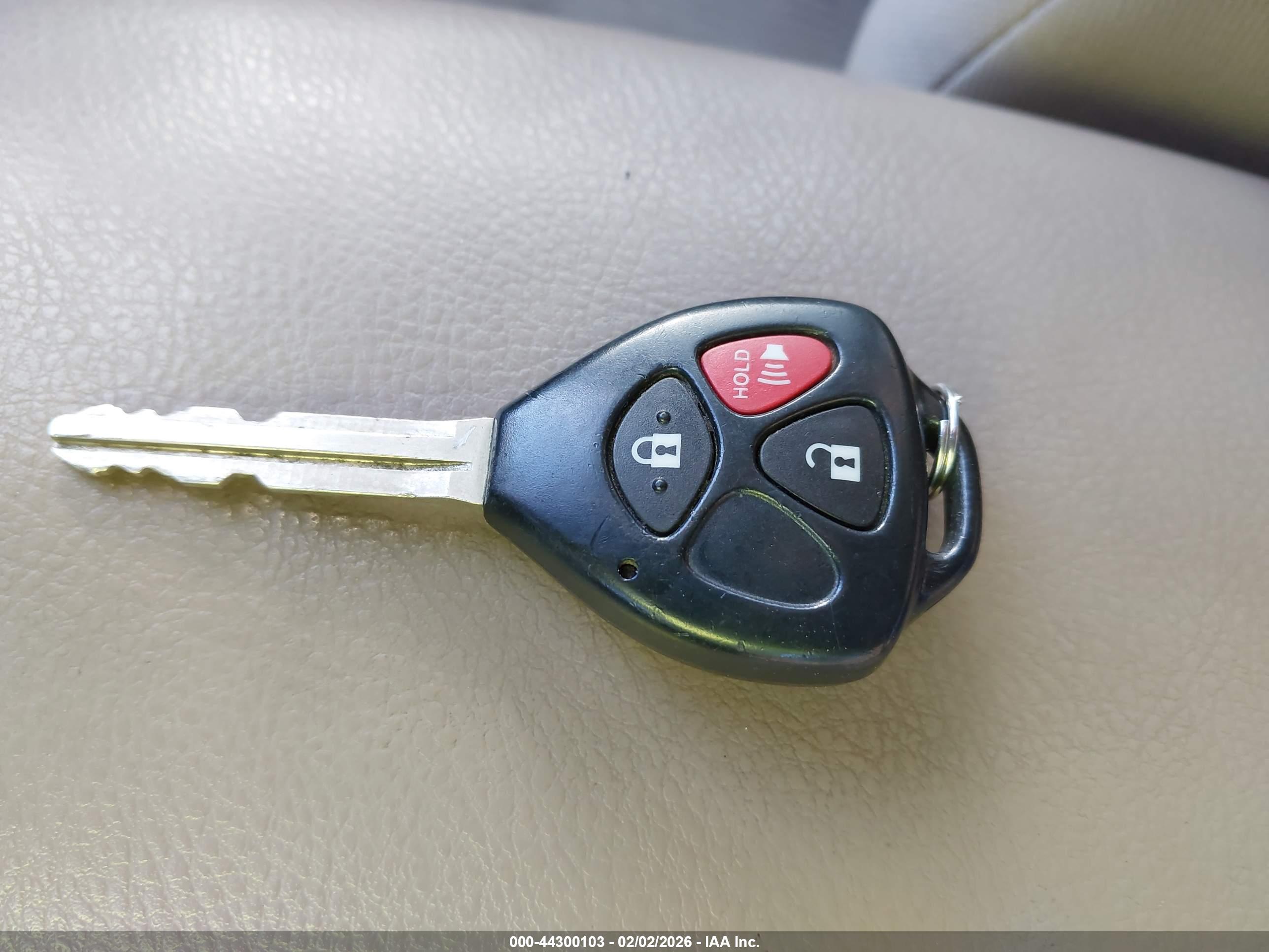 TOYOTA RAV4 image 11