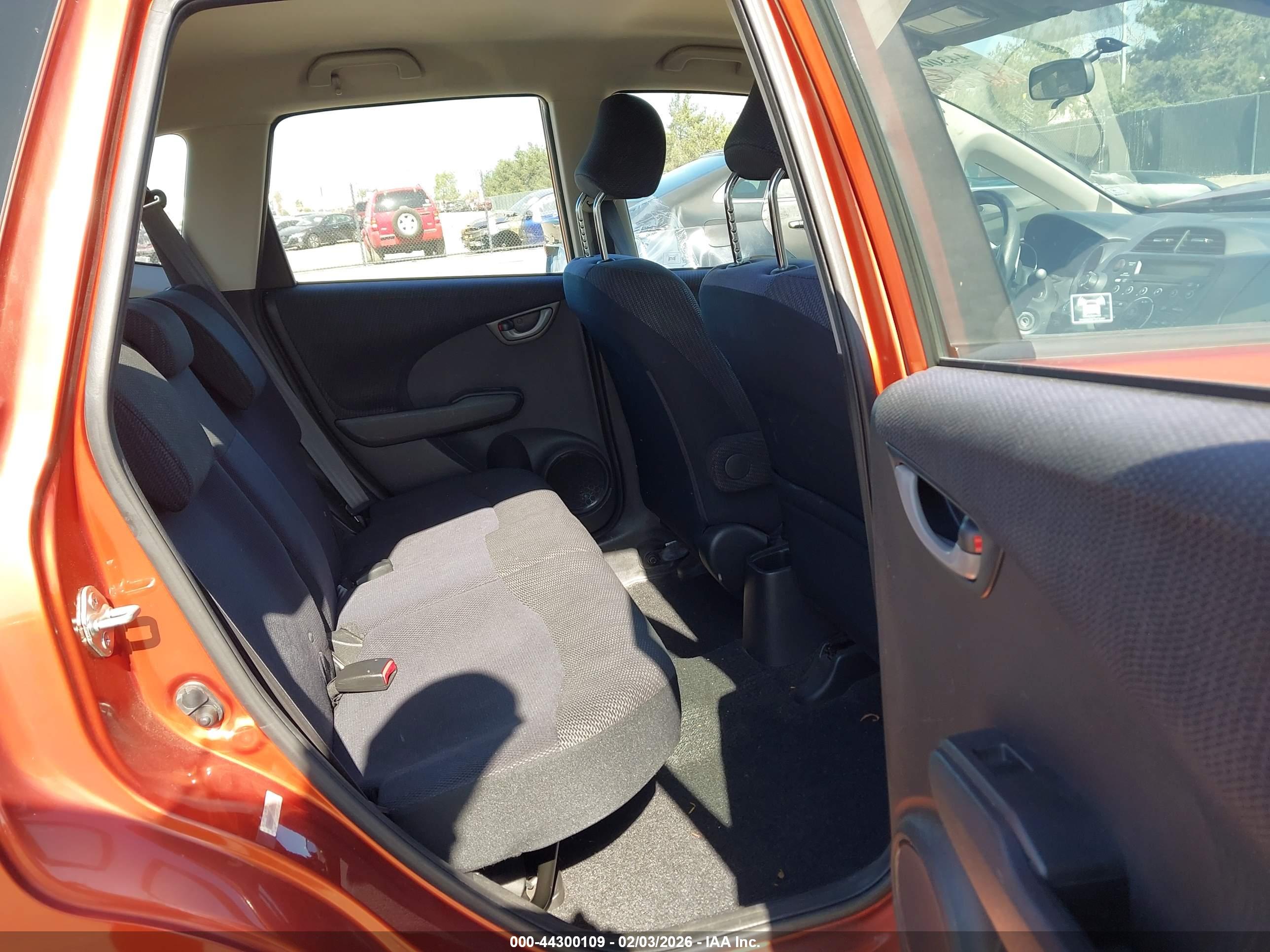 HONDA FIT image 8