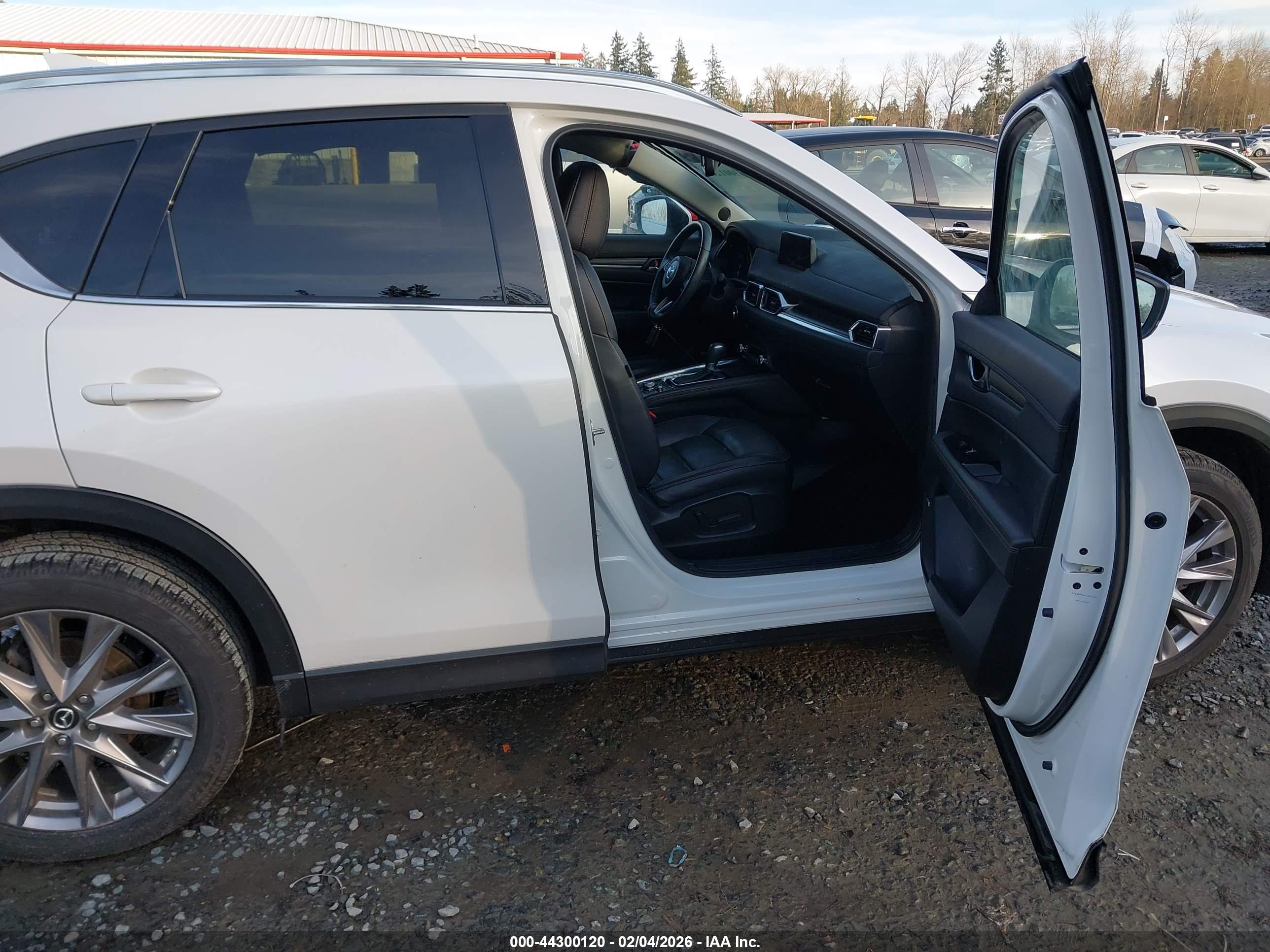 MAZDA CX-5 image 5