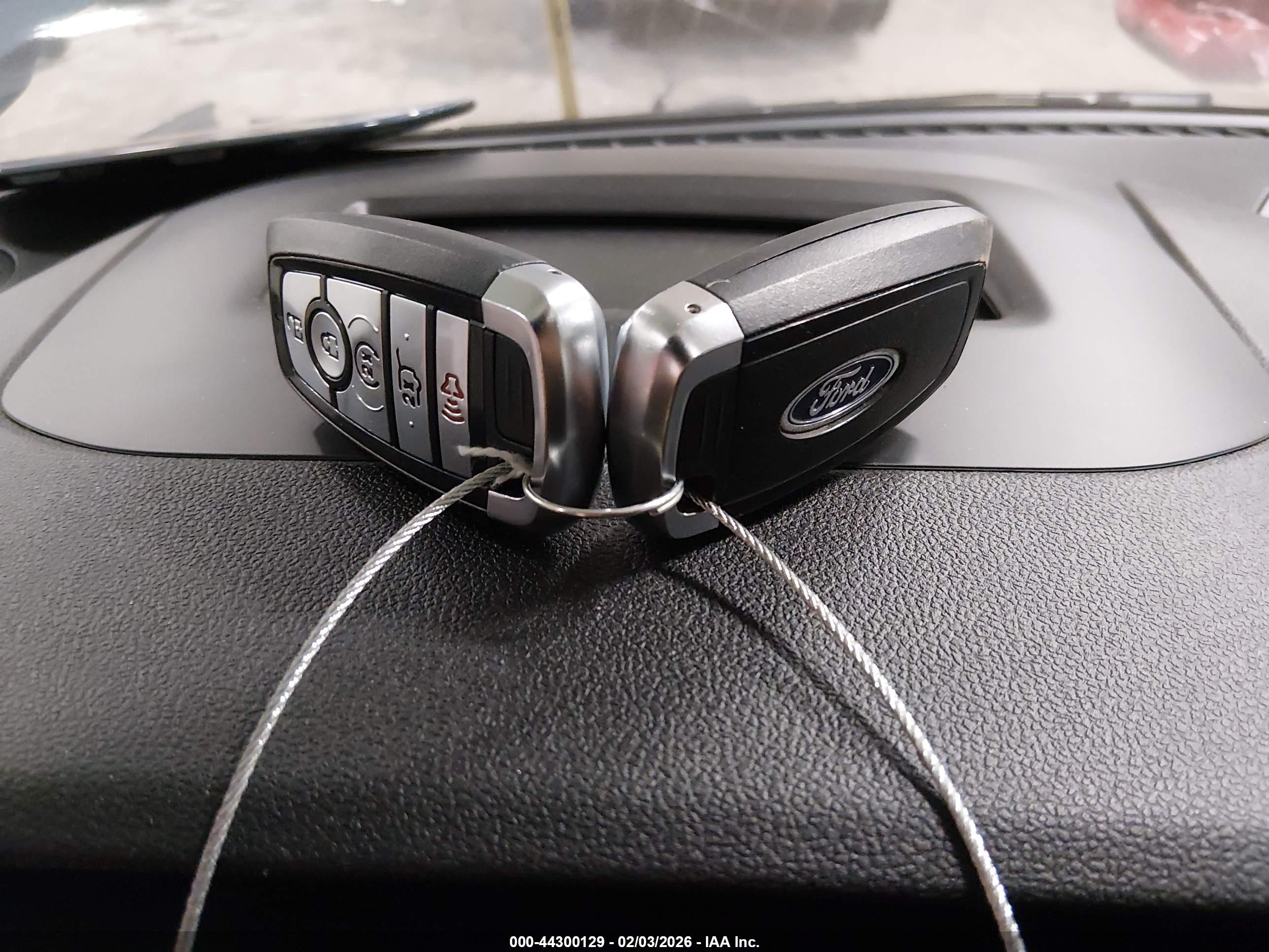 FORD ESCAPE image 11