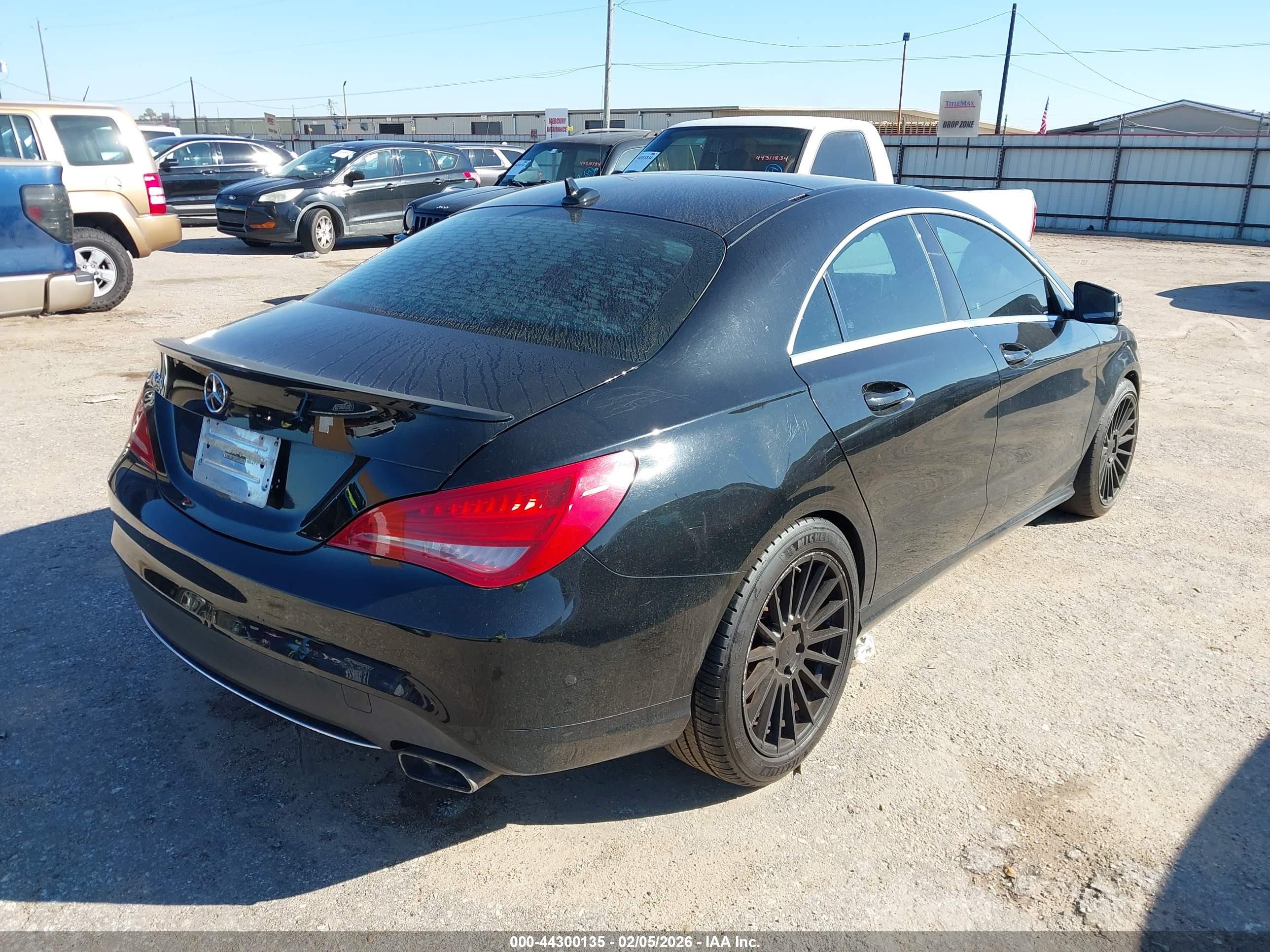 MERCEDES-BENZ CLA image 4
