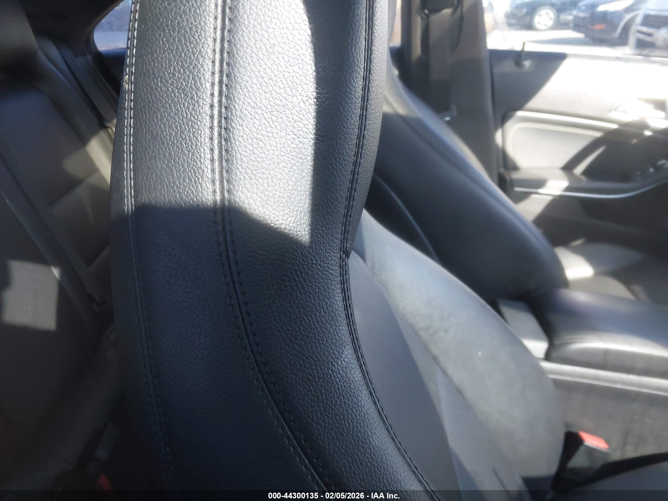 MERCEDES-BENZ CLA image 8