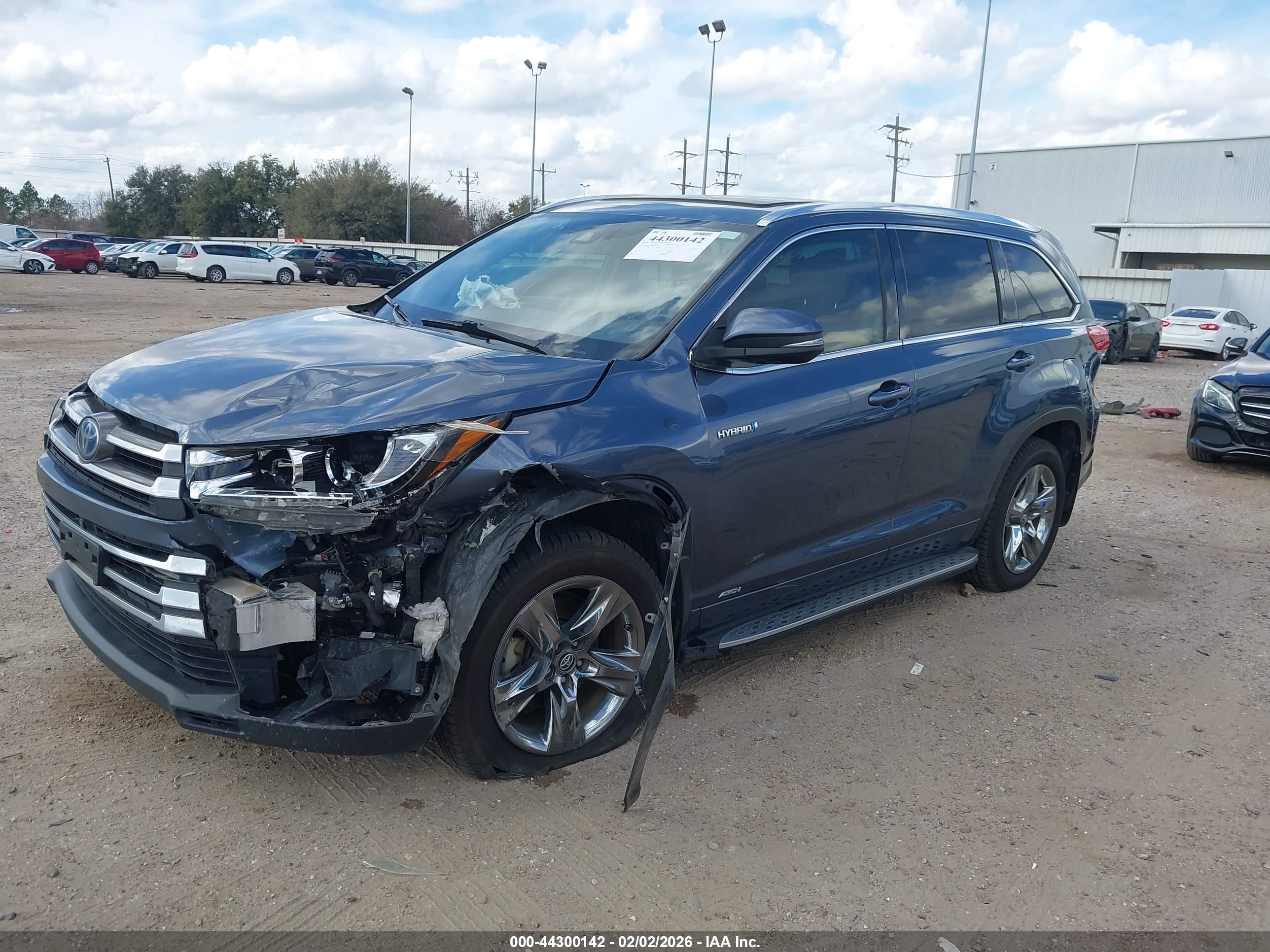 TOYOTA HIGHLANDER image 2
