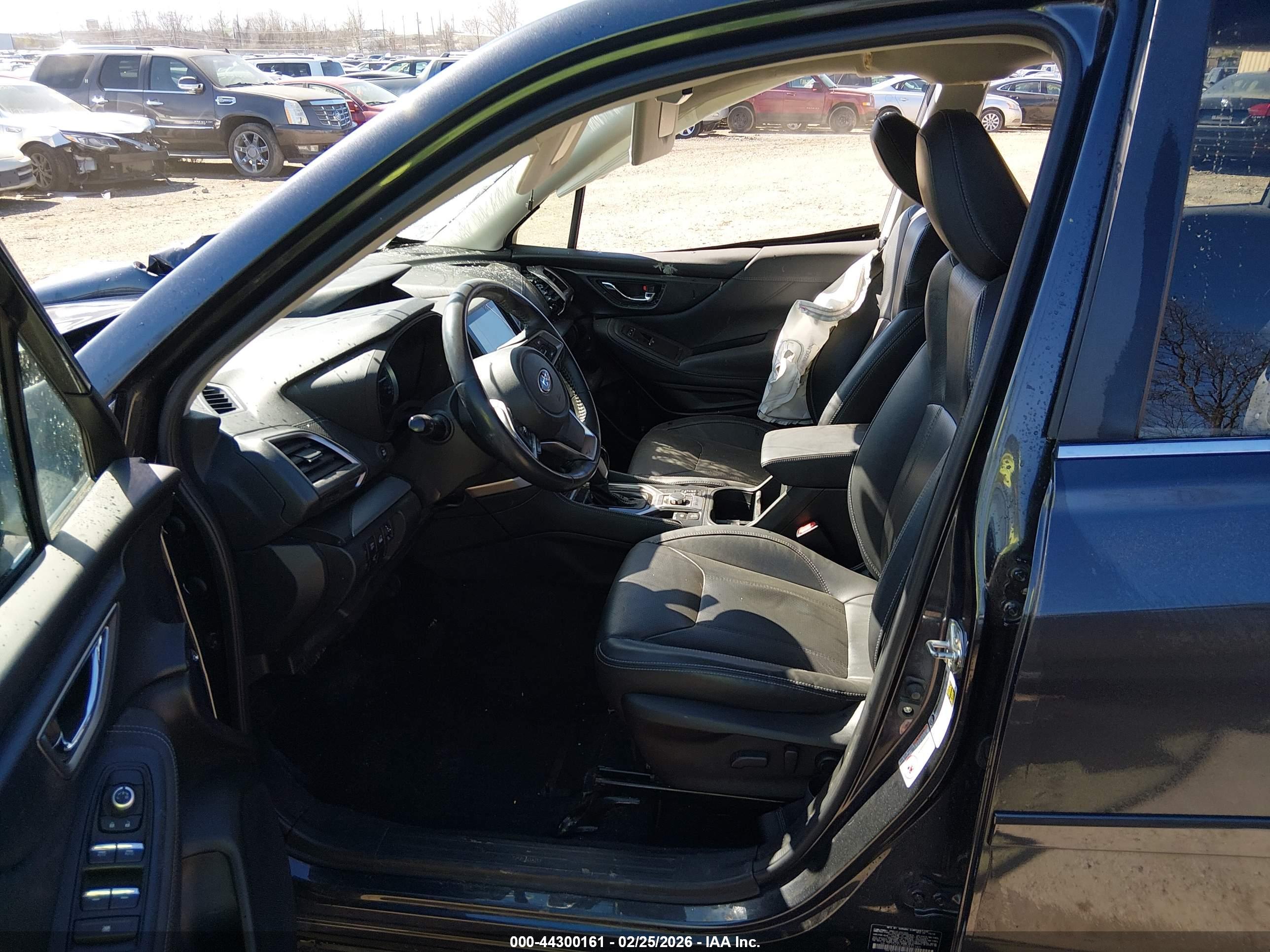 SUBARU FORESTER image 5
