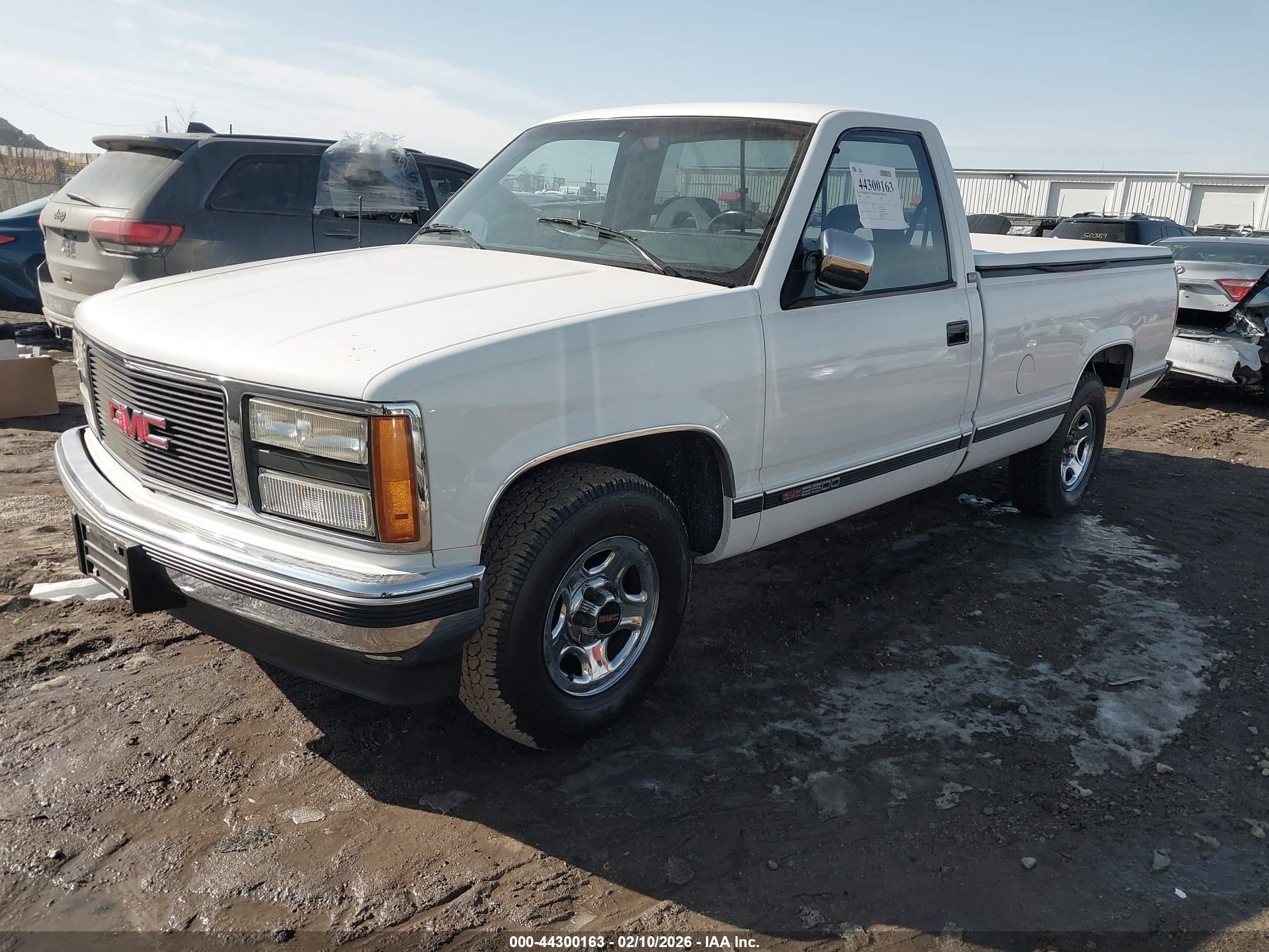 GMC SIERRA image 2