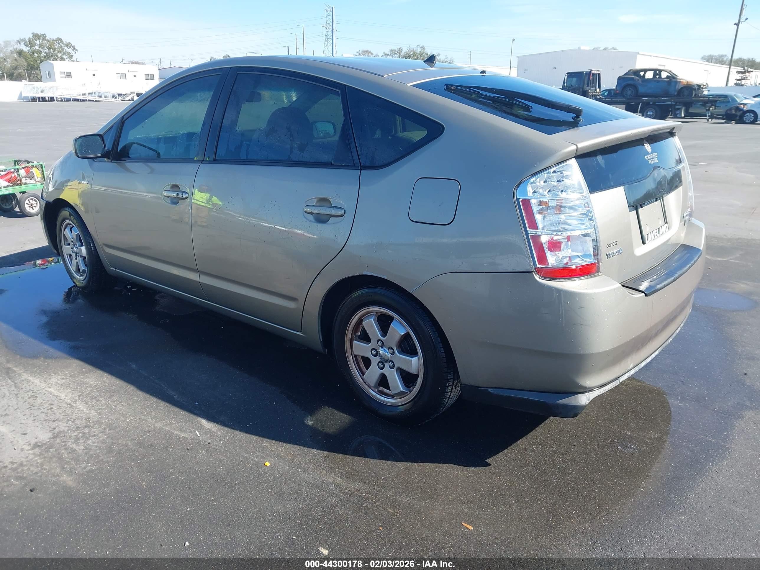 TOYOTA PRIUS image 3