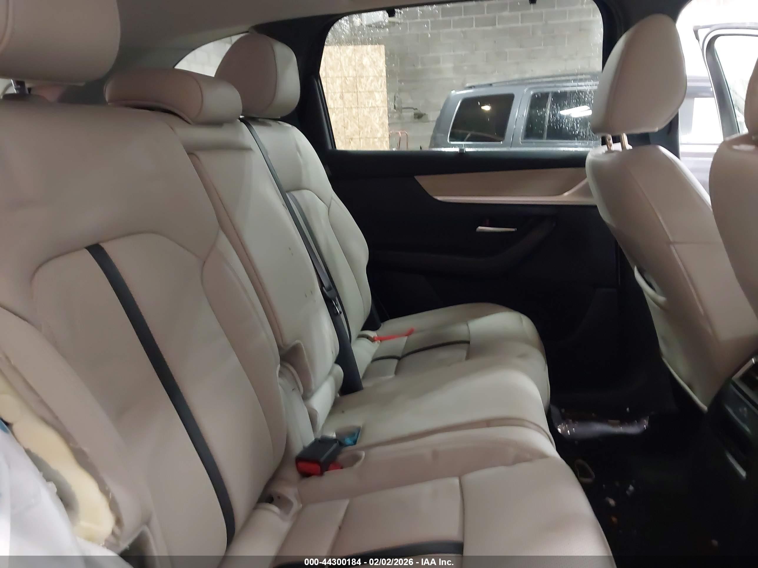 MAZDA CX-90 image 8