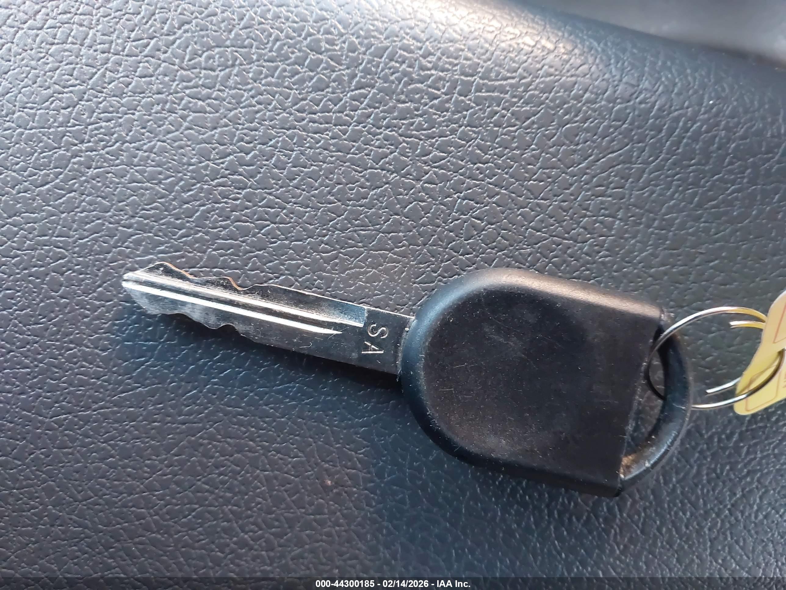 FORD FUSION image 11