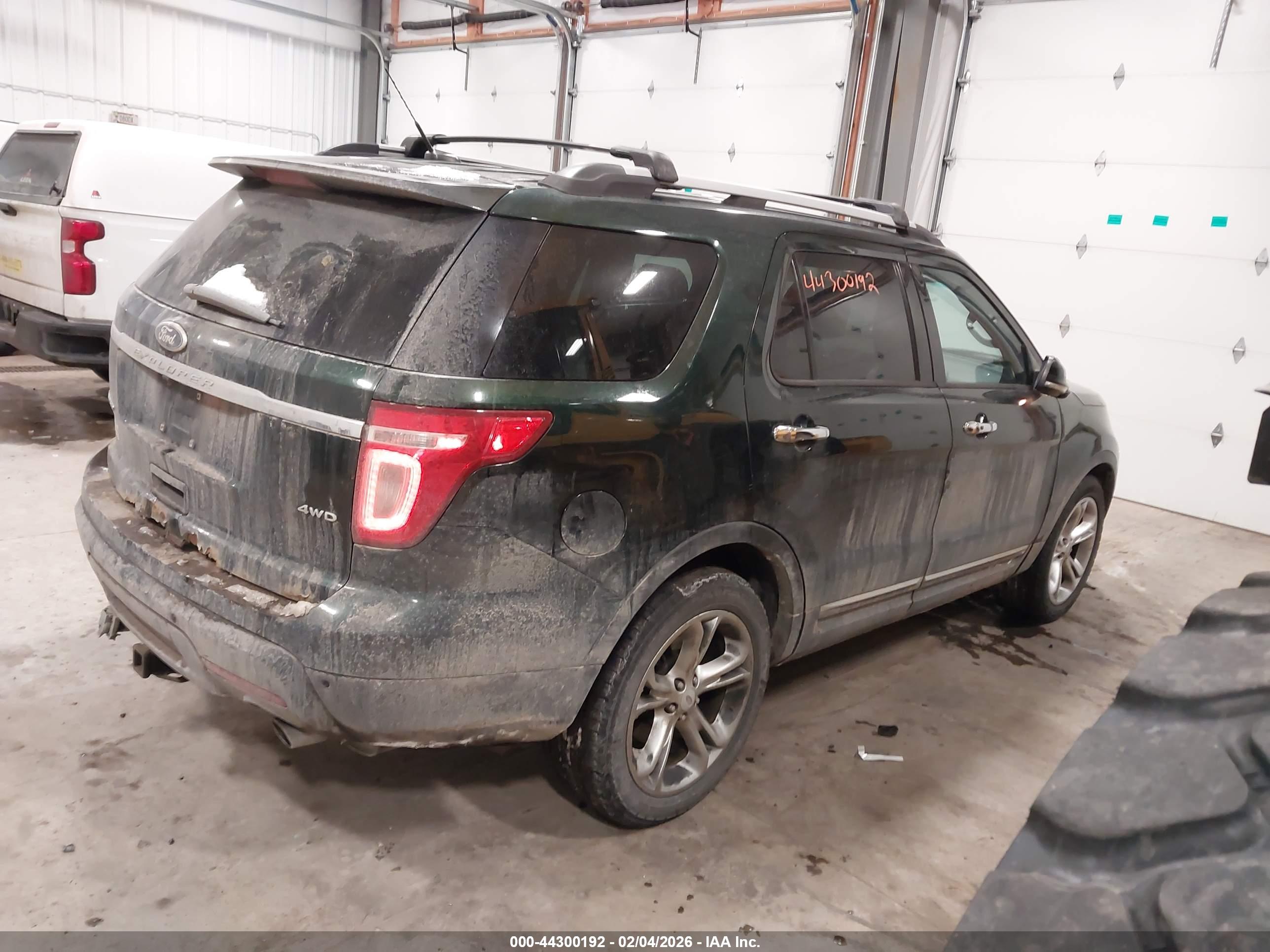 FORD EXPLORER image 4