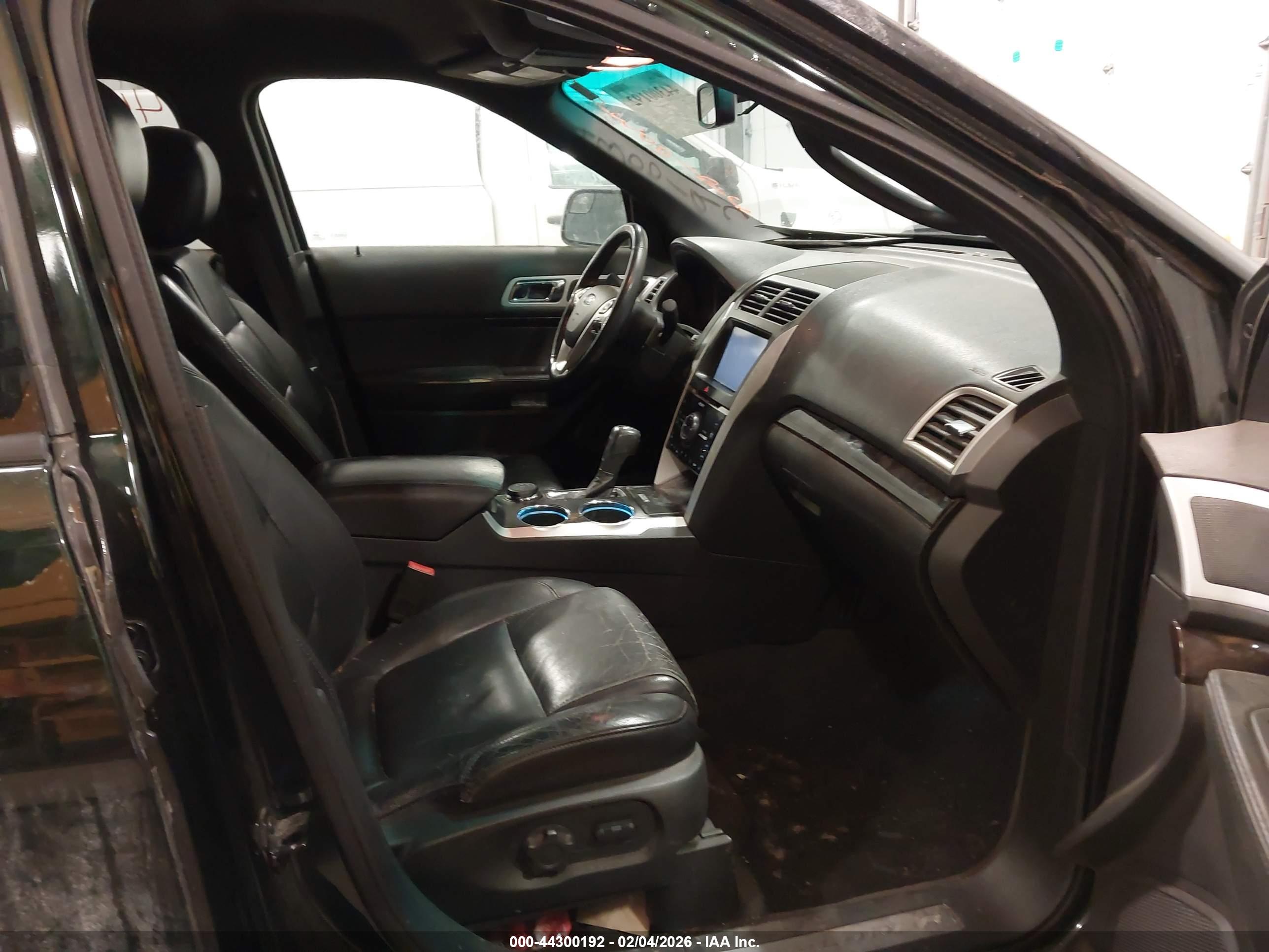 FORD EXPLORER image 5