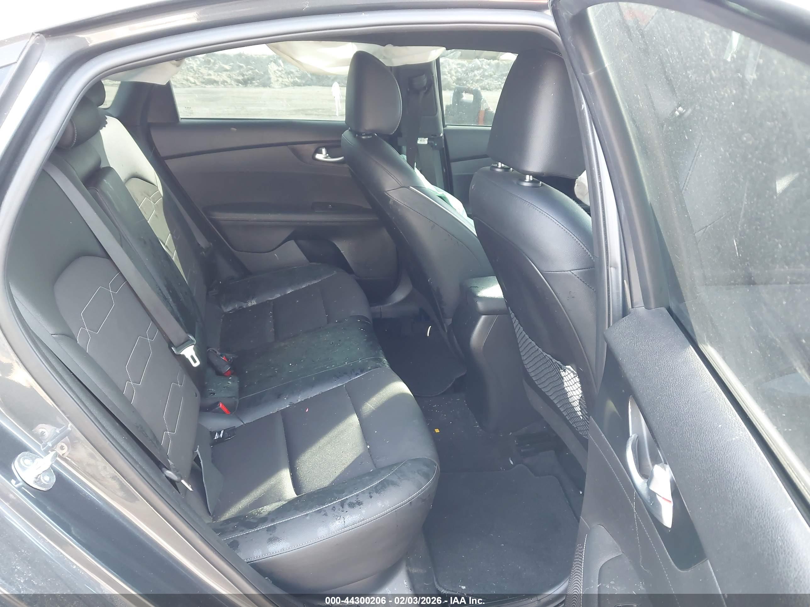 KIA FORTE image 8