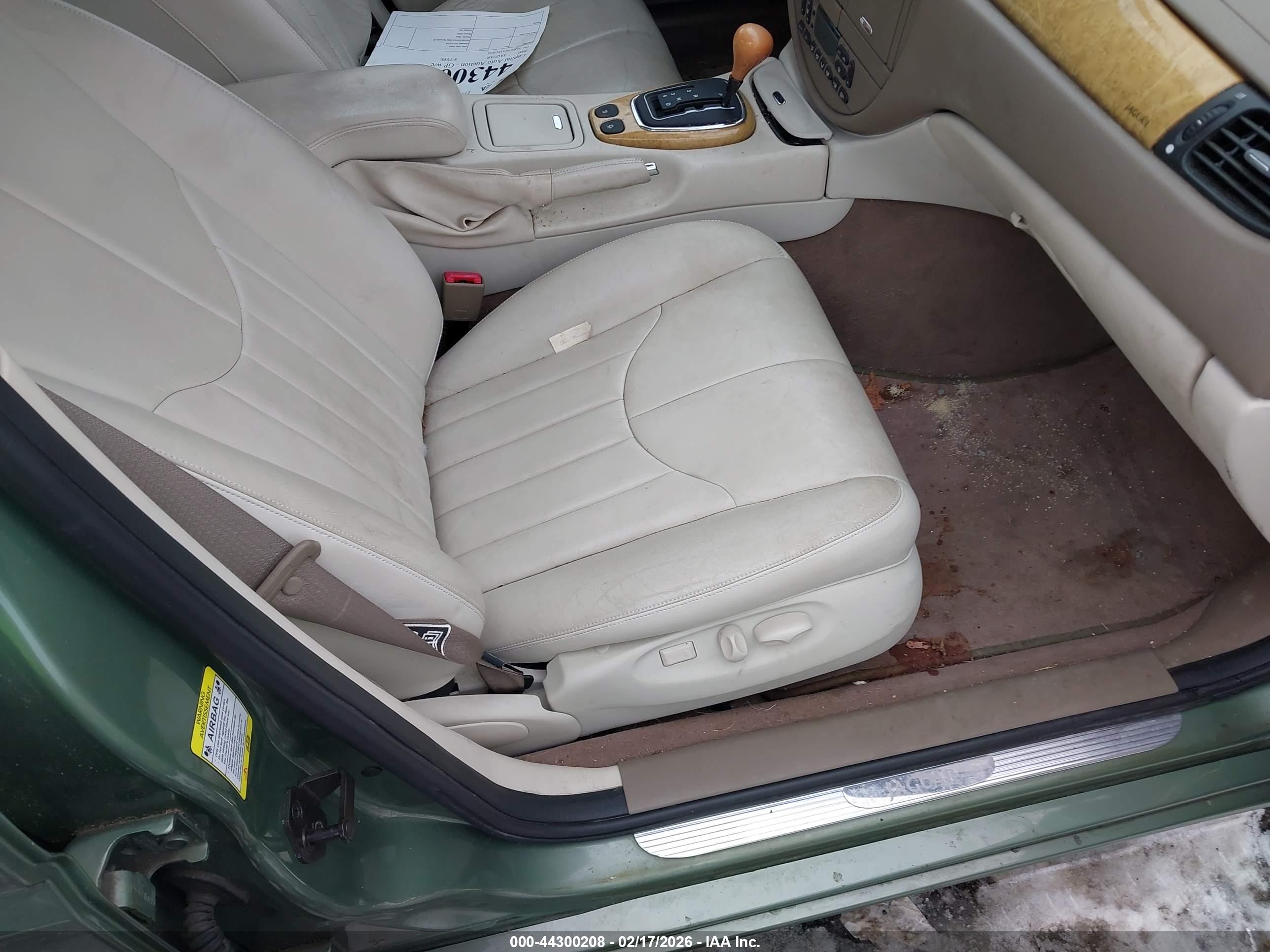 JAGUAR S-TYPE image 5