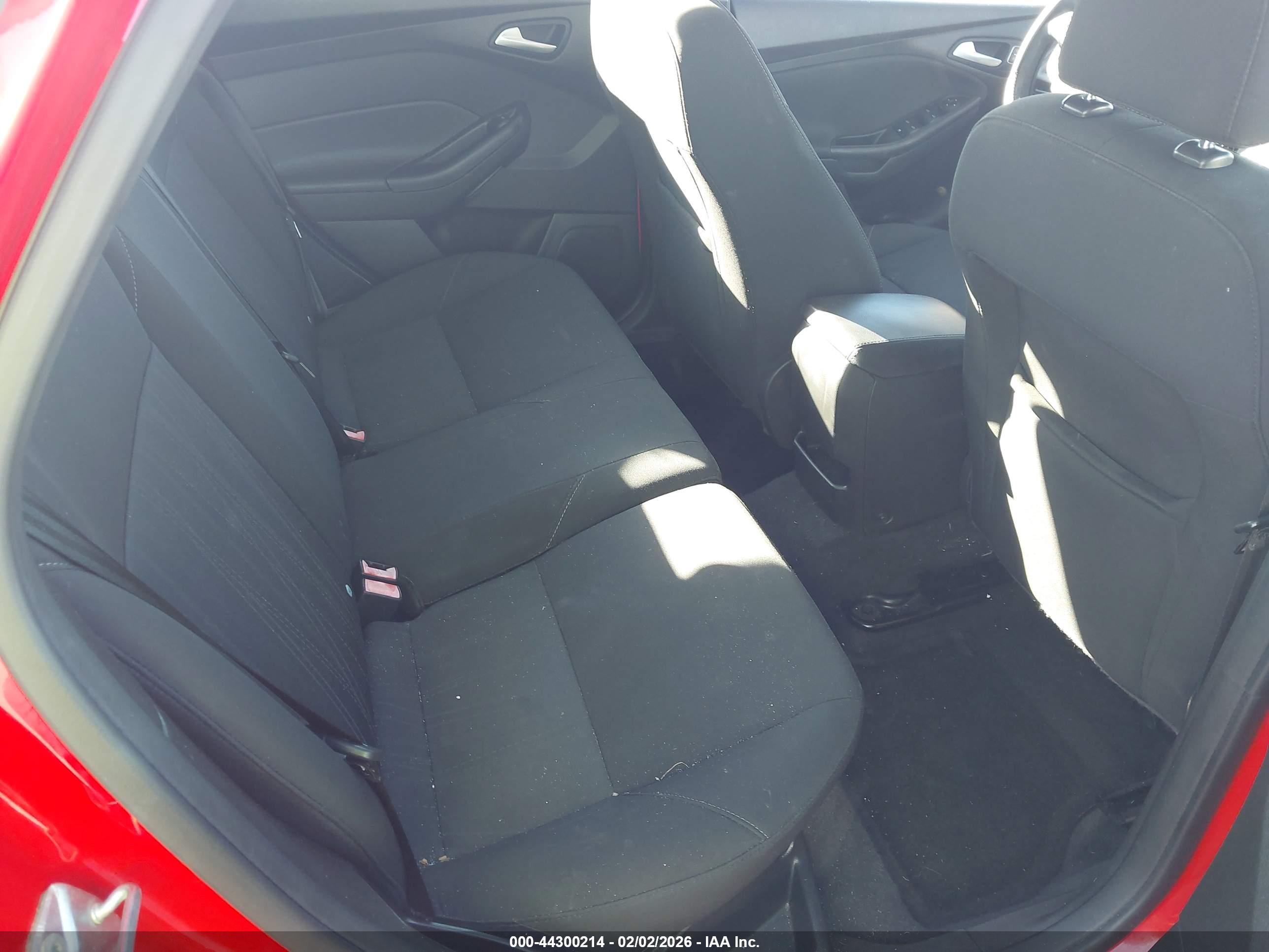FORD FOCUS image 8