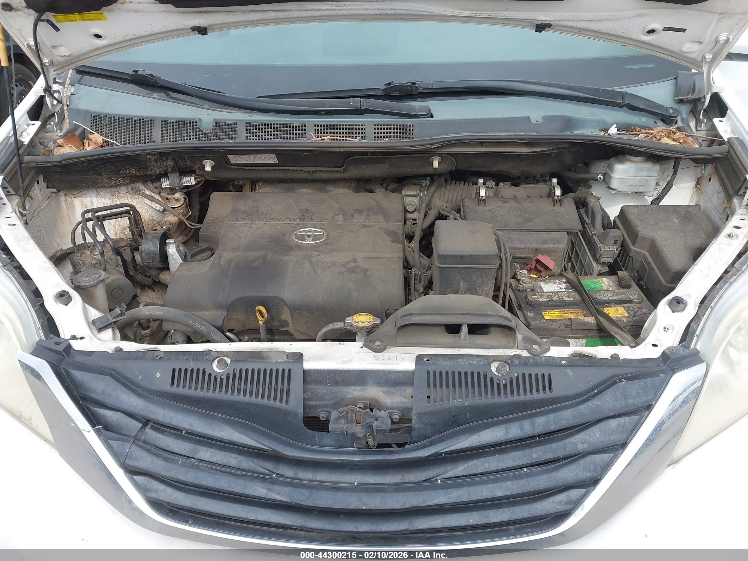 TOYOTA SIENNA image 10