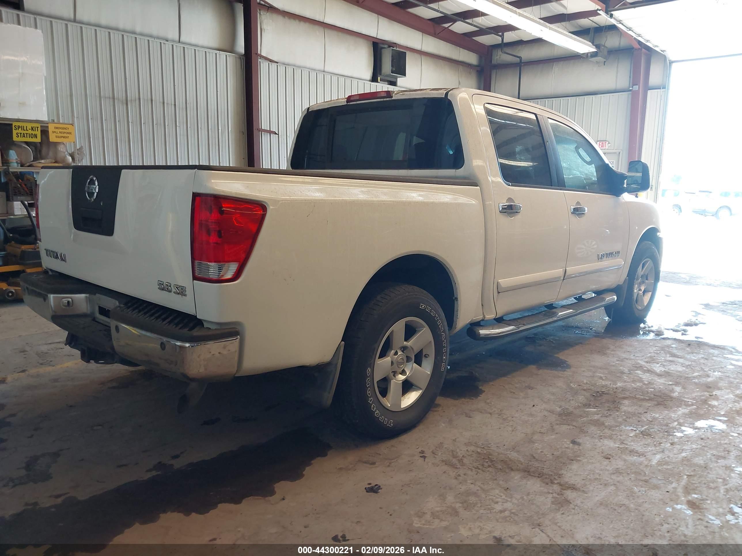 NISSAN TITAN image 4