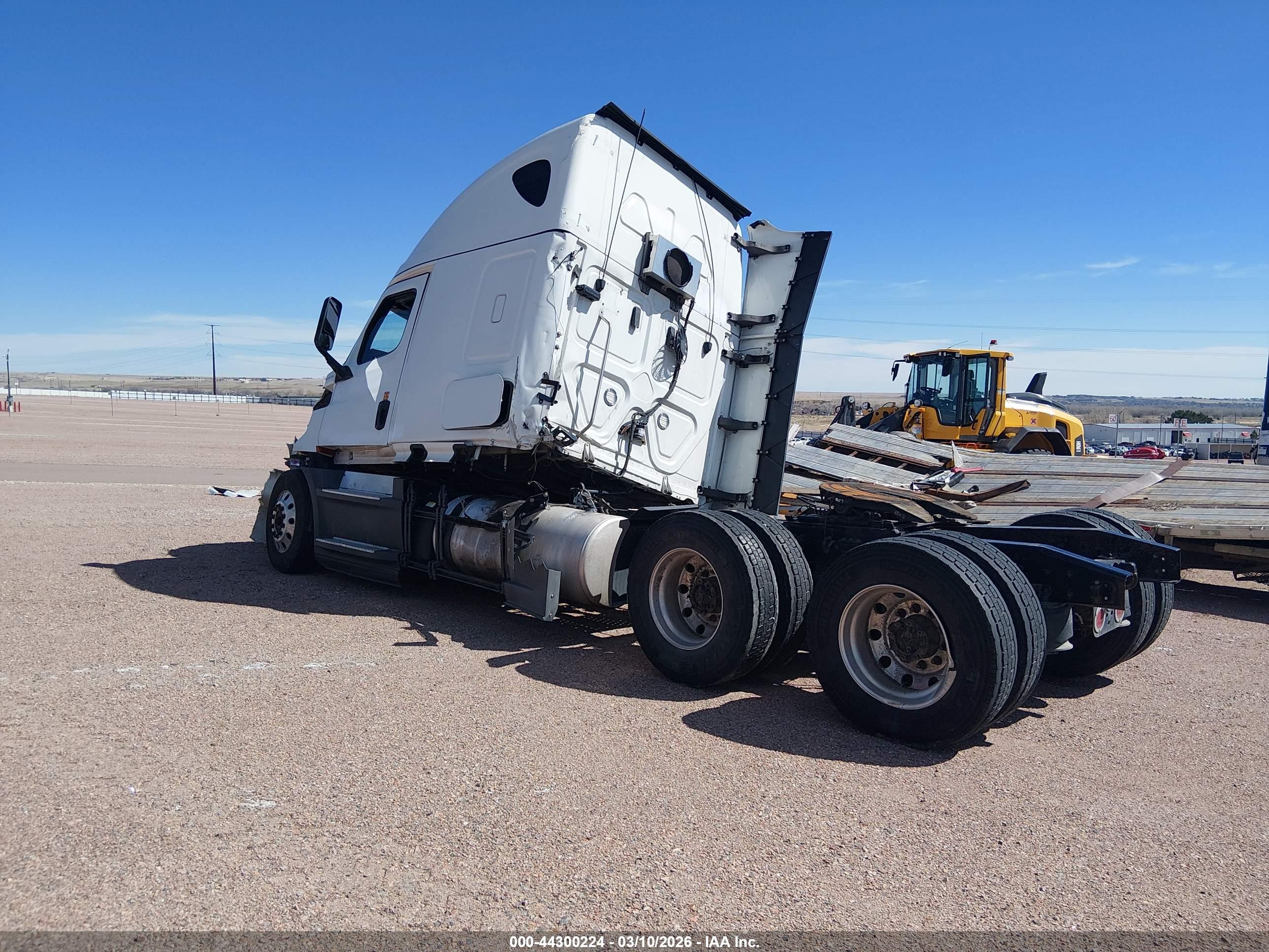 FREIGHTLINER NEW image 3