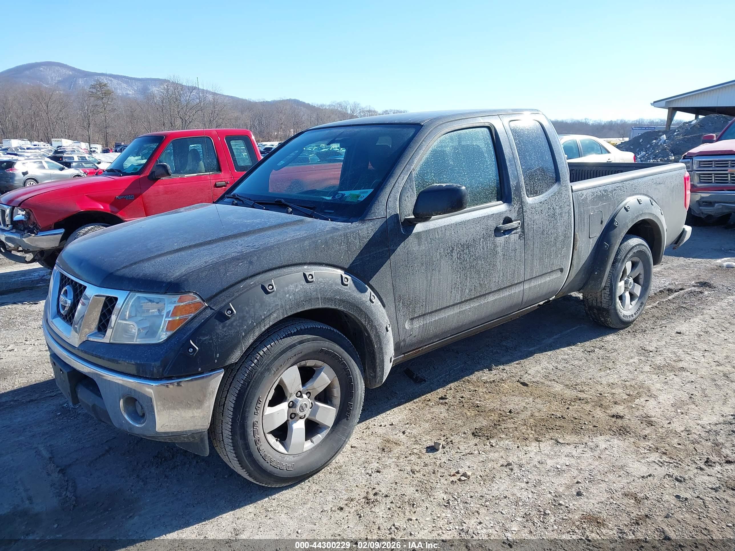 NISSAN FRONTIER image 2